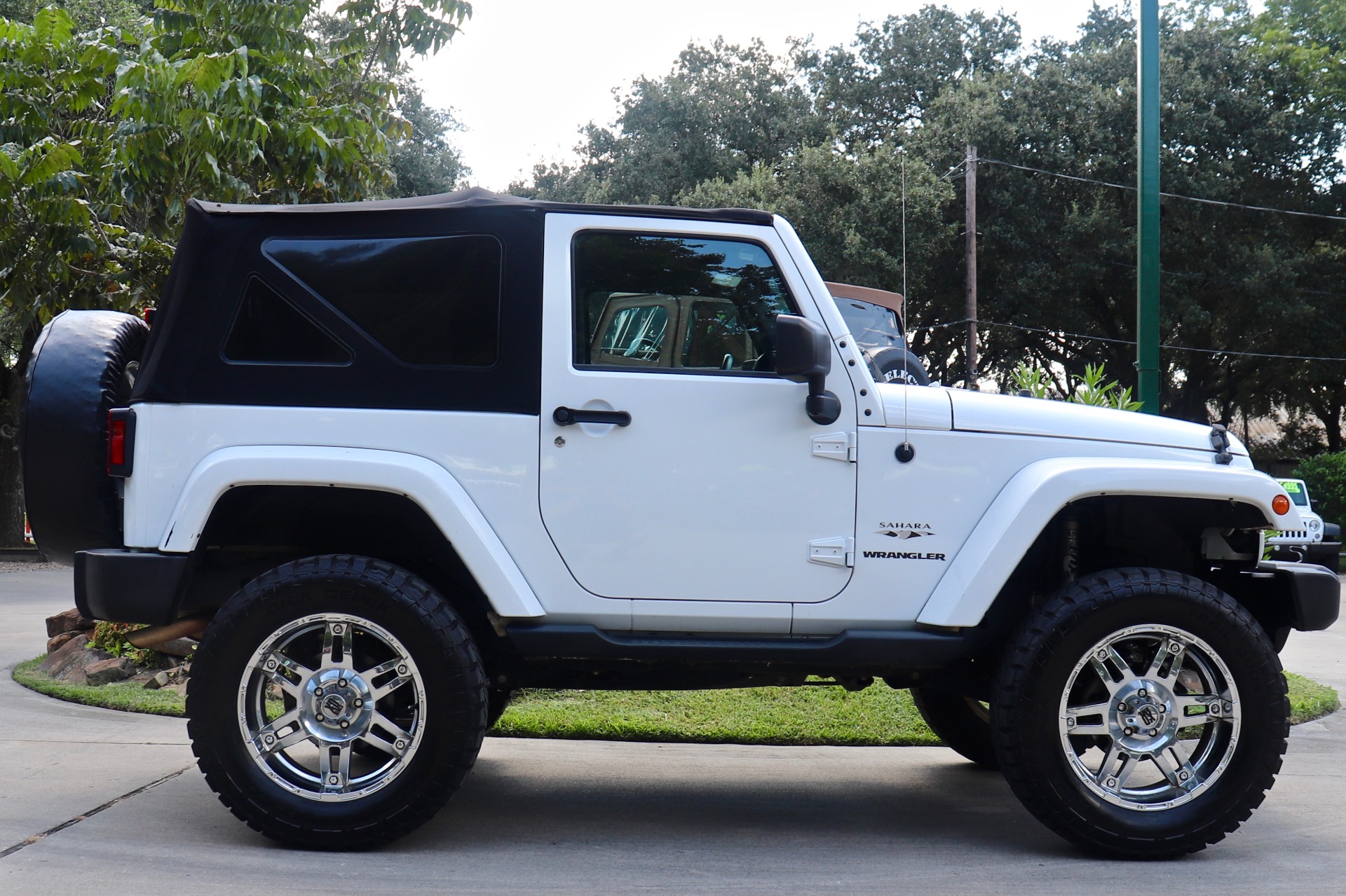 Used-2016-Jeep-Wrangler-Sahara