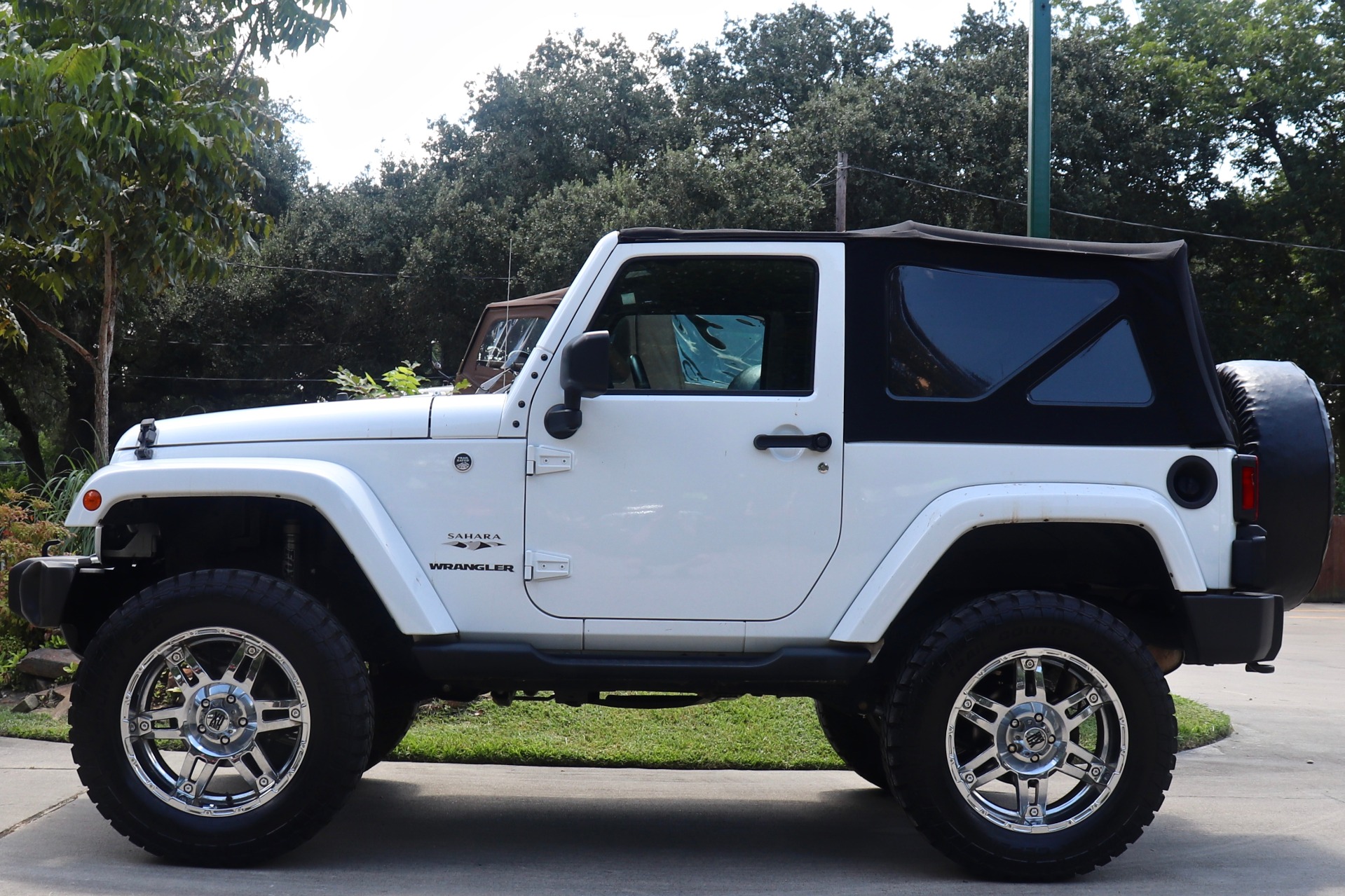 Used-2016-Jeep-Wrangler-Sahara