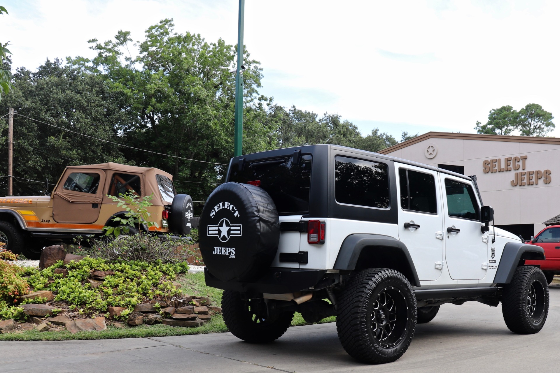 Used-2016-Jeep-Wrangler-Unlimited-Sport