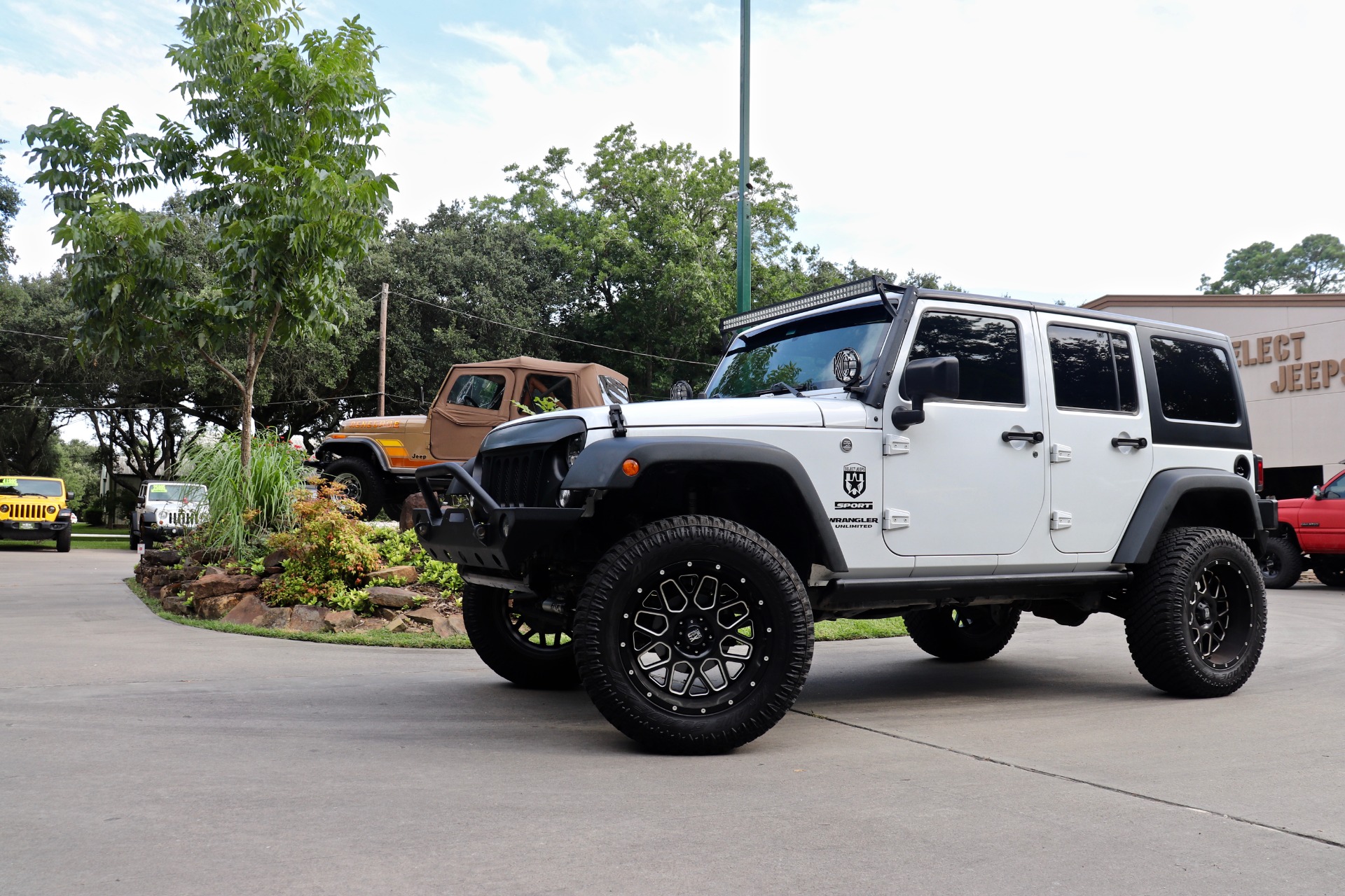 Used-2016-Jeep-Wrangler-Unlimited-Sport