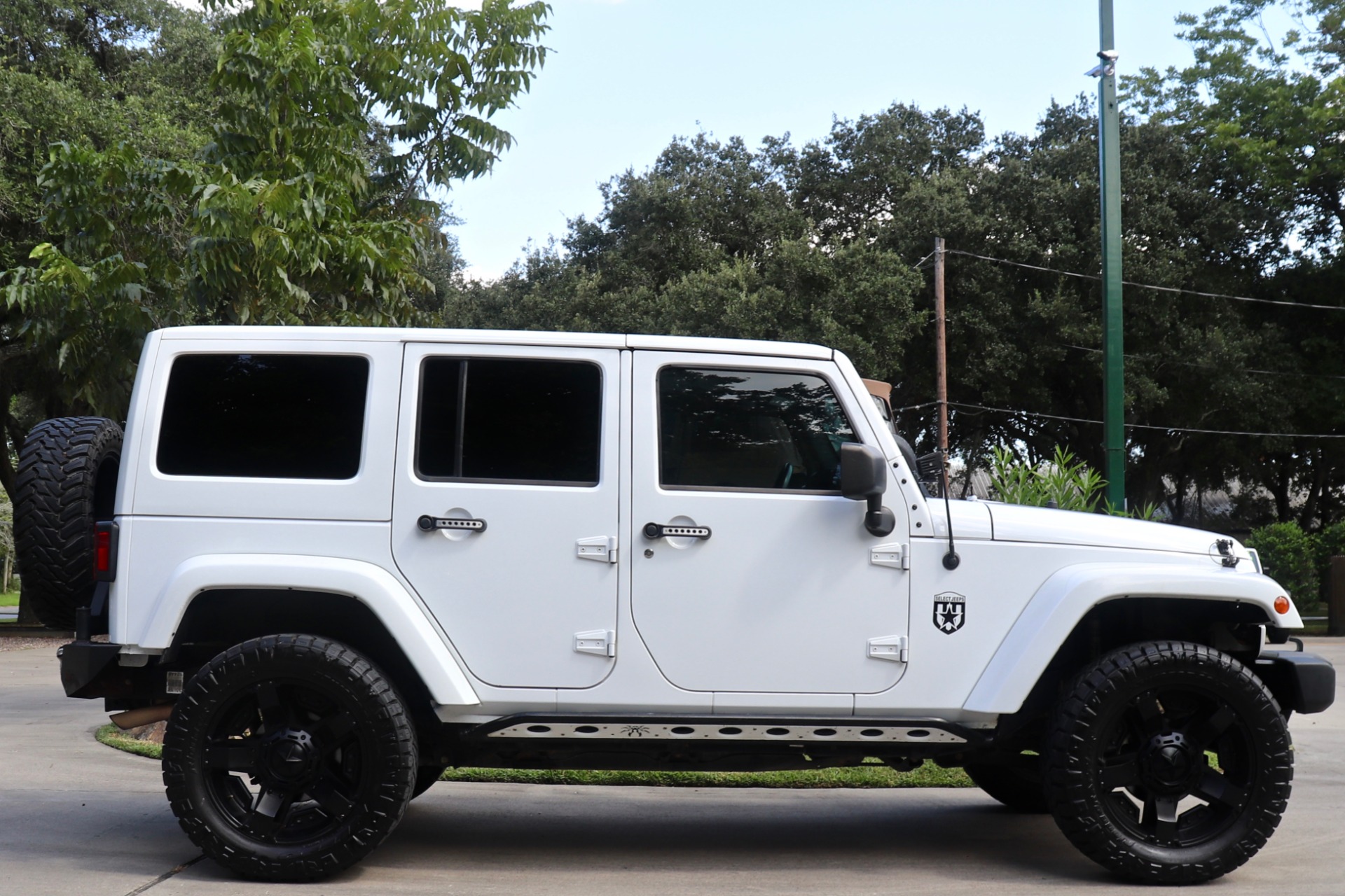 Used-2014-Jeep-Wrangler-Unlimited-Sahara