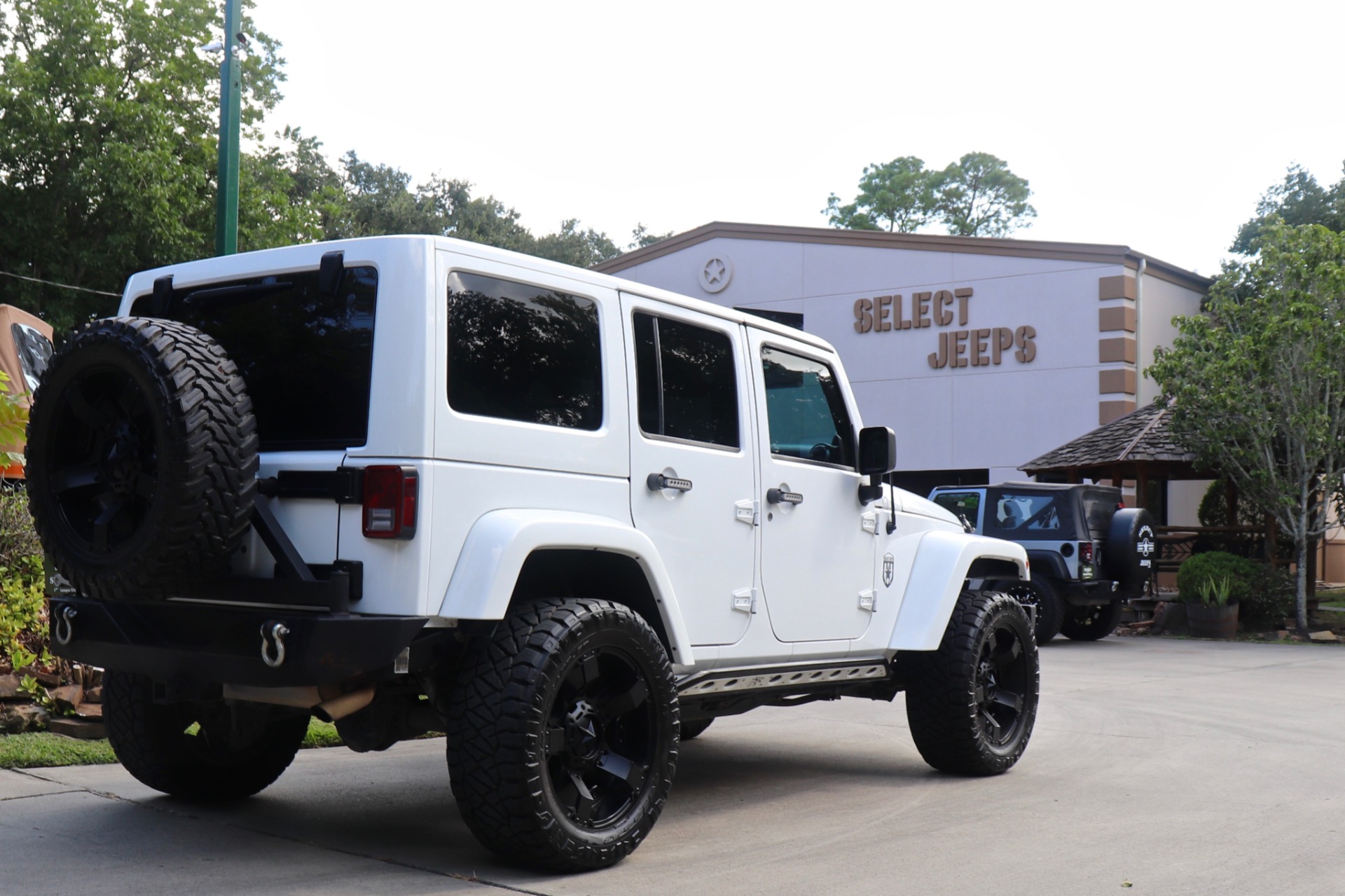 Used-2014-Jeep-Wrangler-Unlimited-Sahara