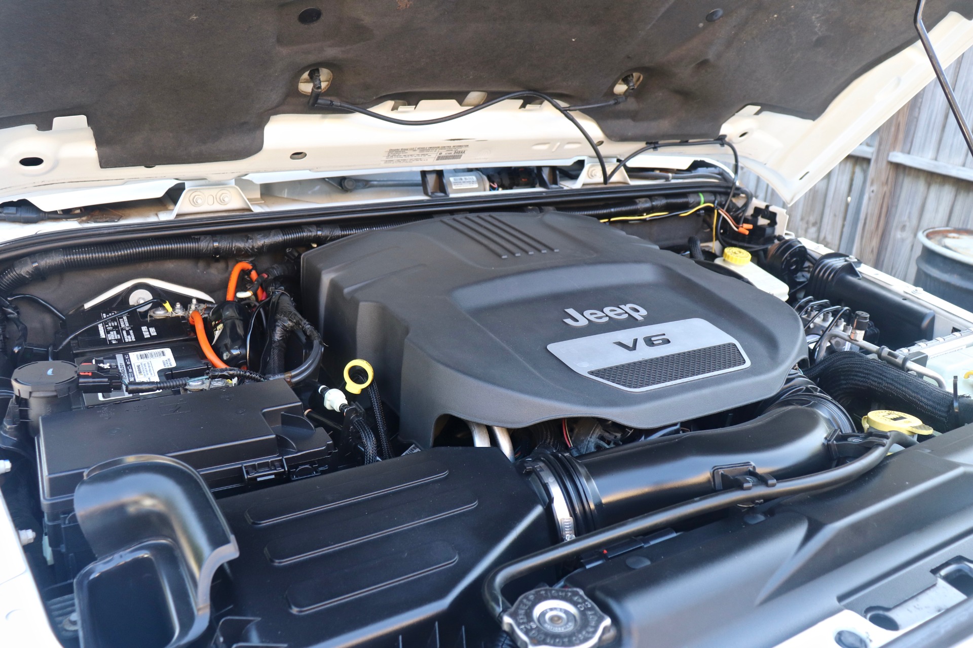 Used-2014-Jeep-Wrangler-Unlimited-Sahara