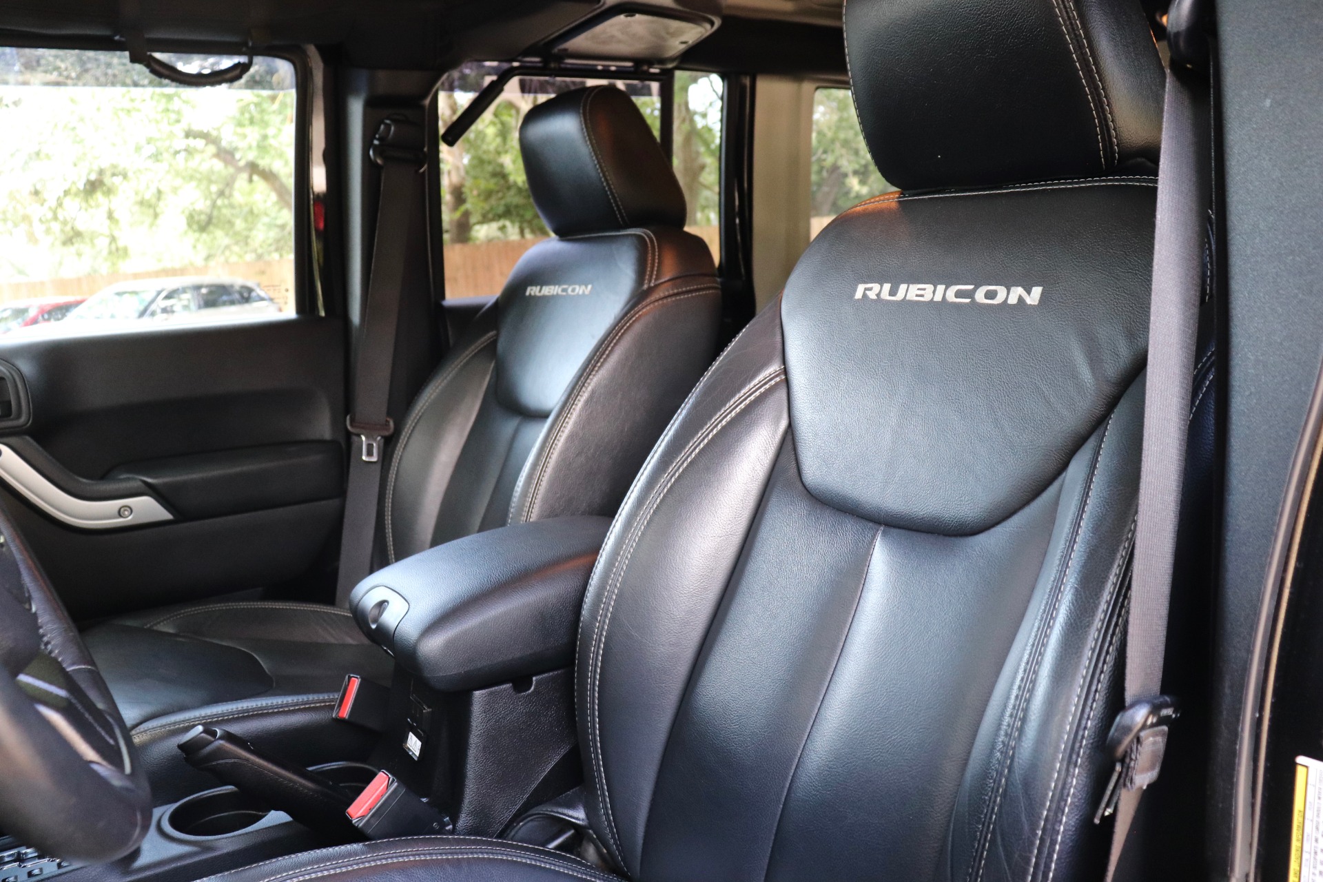 Used-2015-Jeep-Wrangler-Unlimited-Rubicon