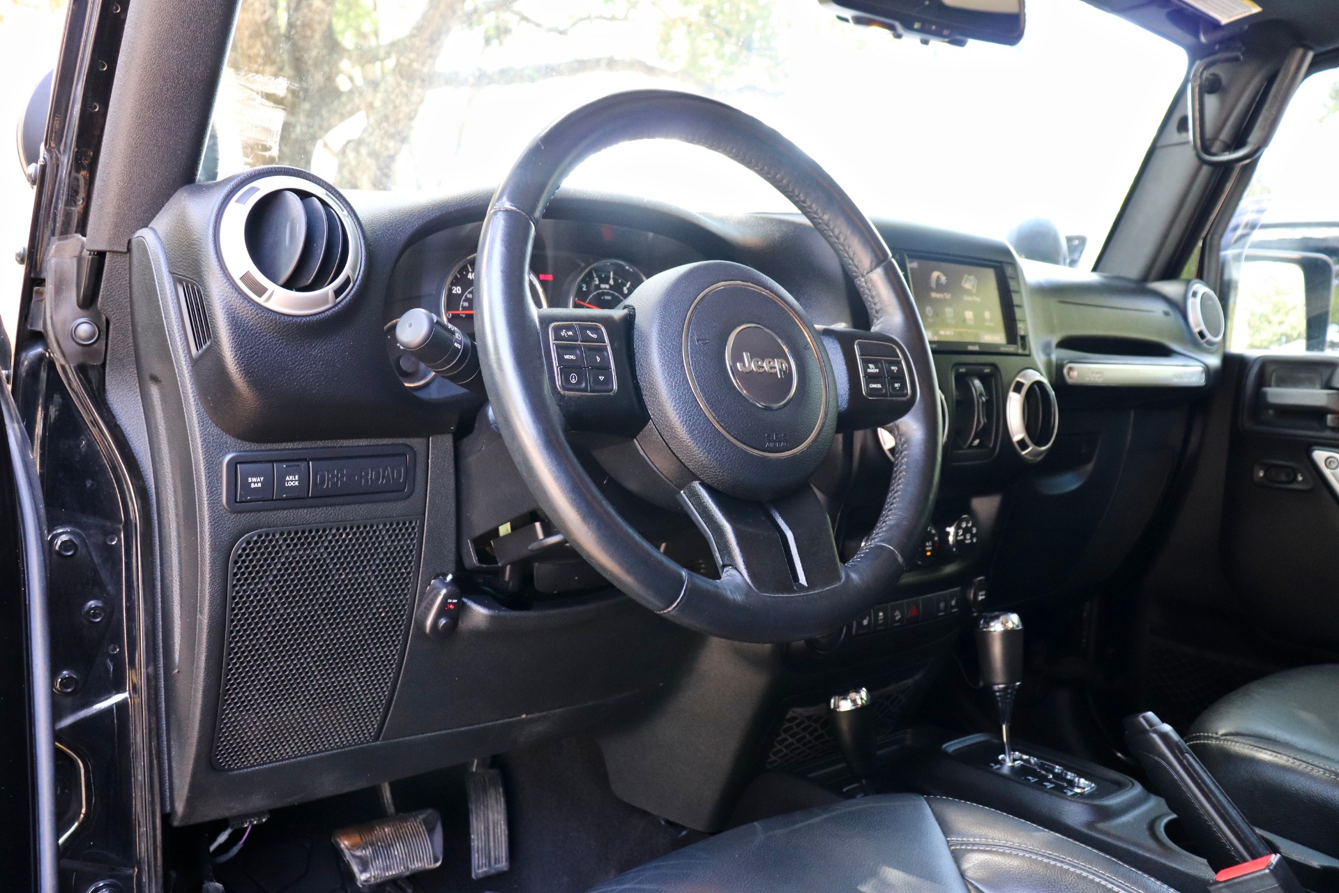 Used-2015-Jeep-Wrangler-Unlimited-Rubicon