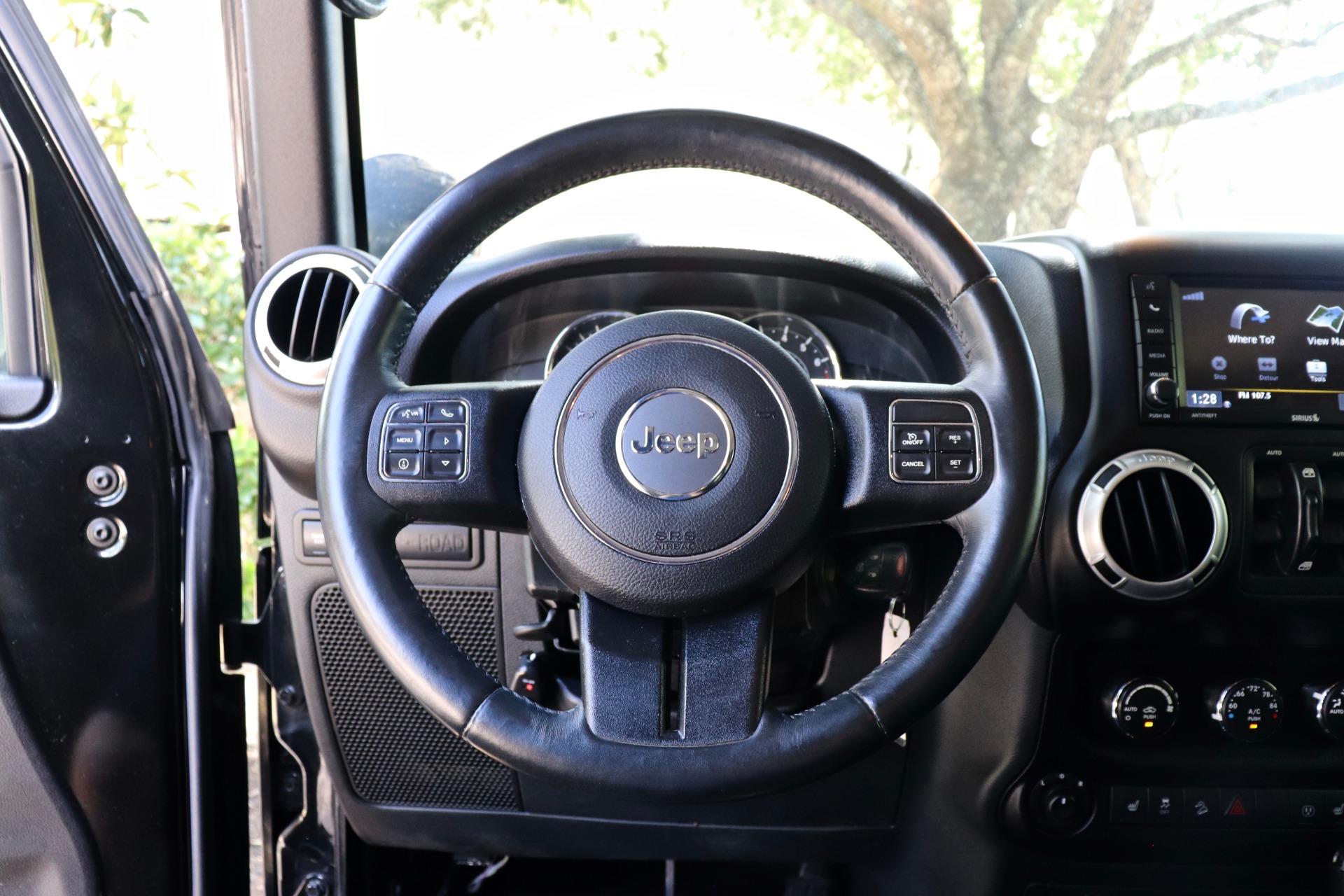 Used-2015-Jeep-Wrangler-Unlimited-Rubicon