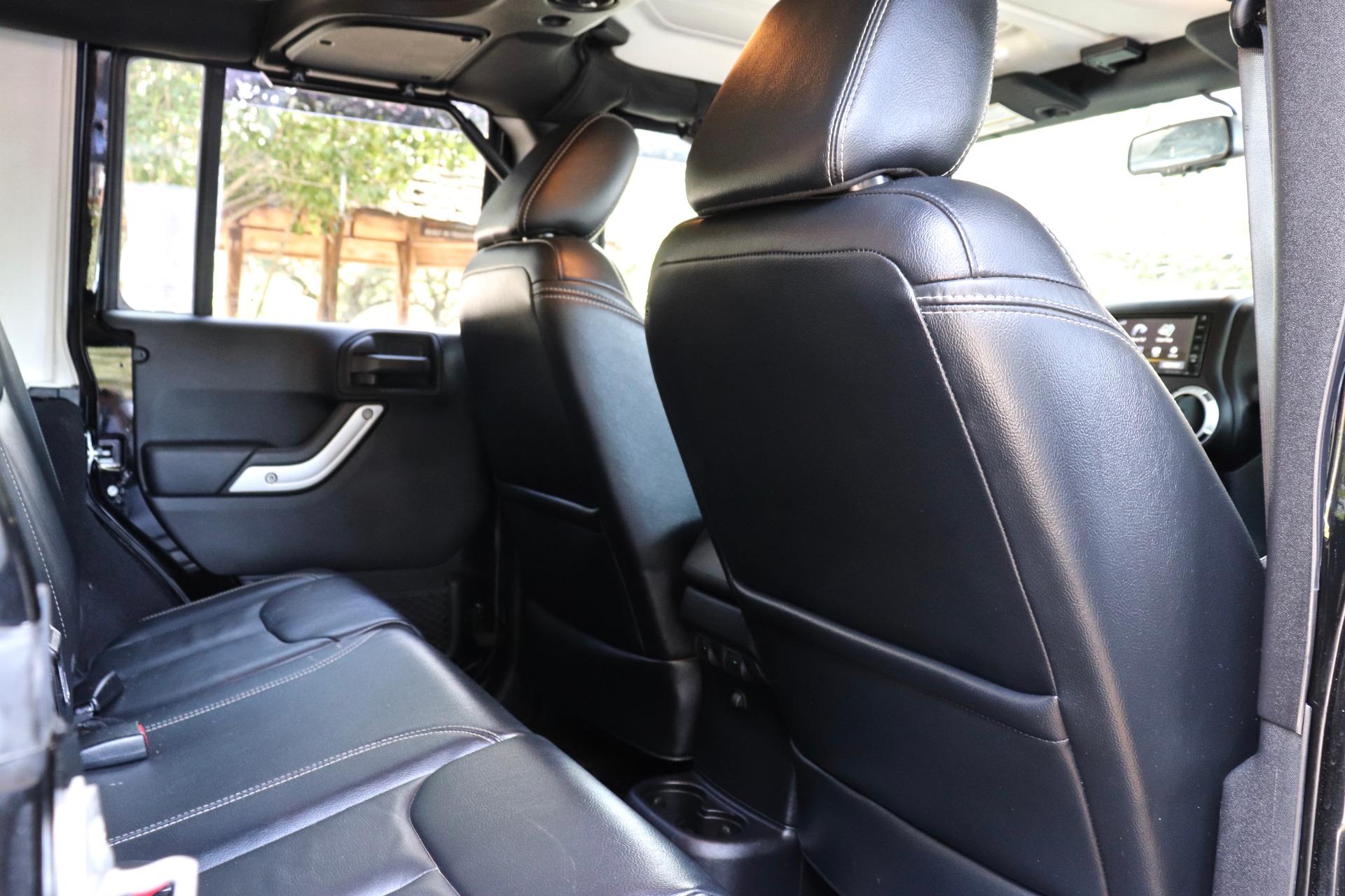Used-2015-Jeep-Wrangler-Unlimited-Rubicon