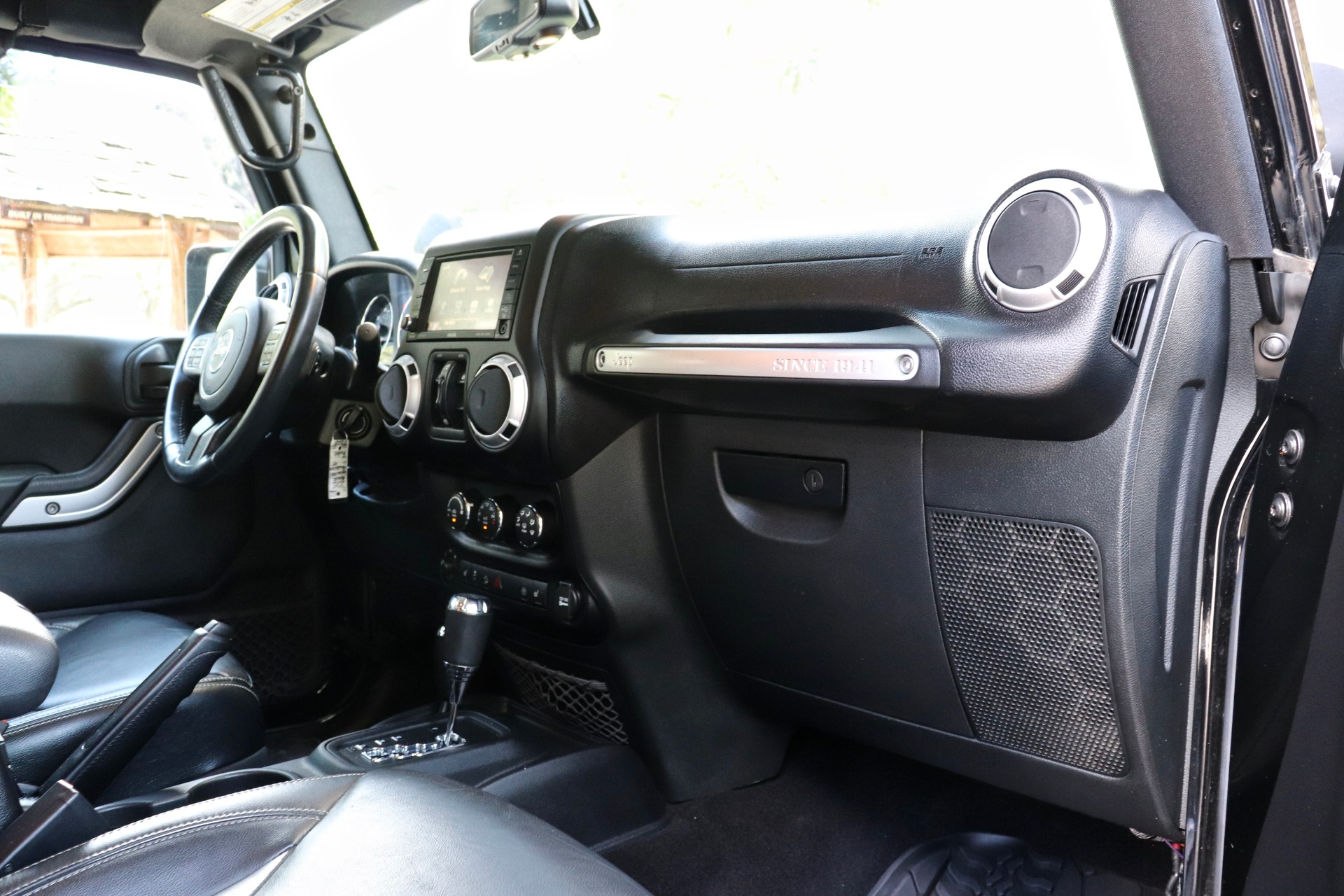 Used-2015-Jeep-Wrangler-Unlimited-Rubicon