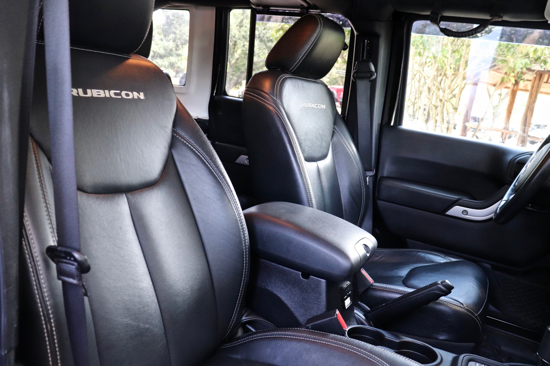 Used-2015-Jeep-Wrangler-Unlimited-Rubicon
