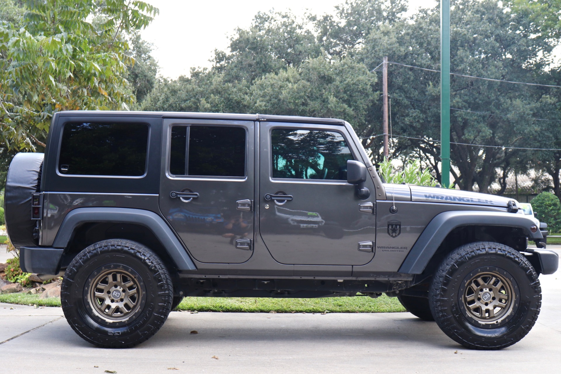 Used-2017-Jeep-Wrangler-Unlimited-Big-Bear