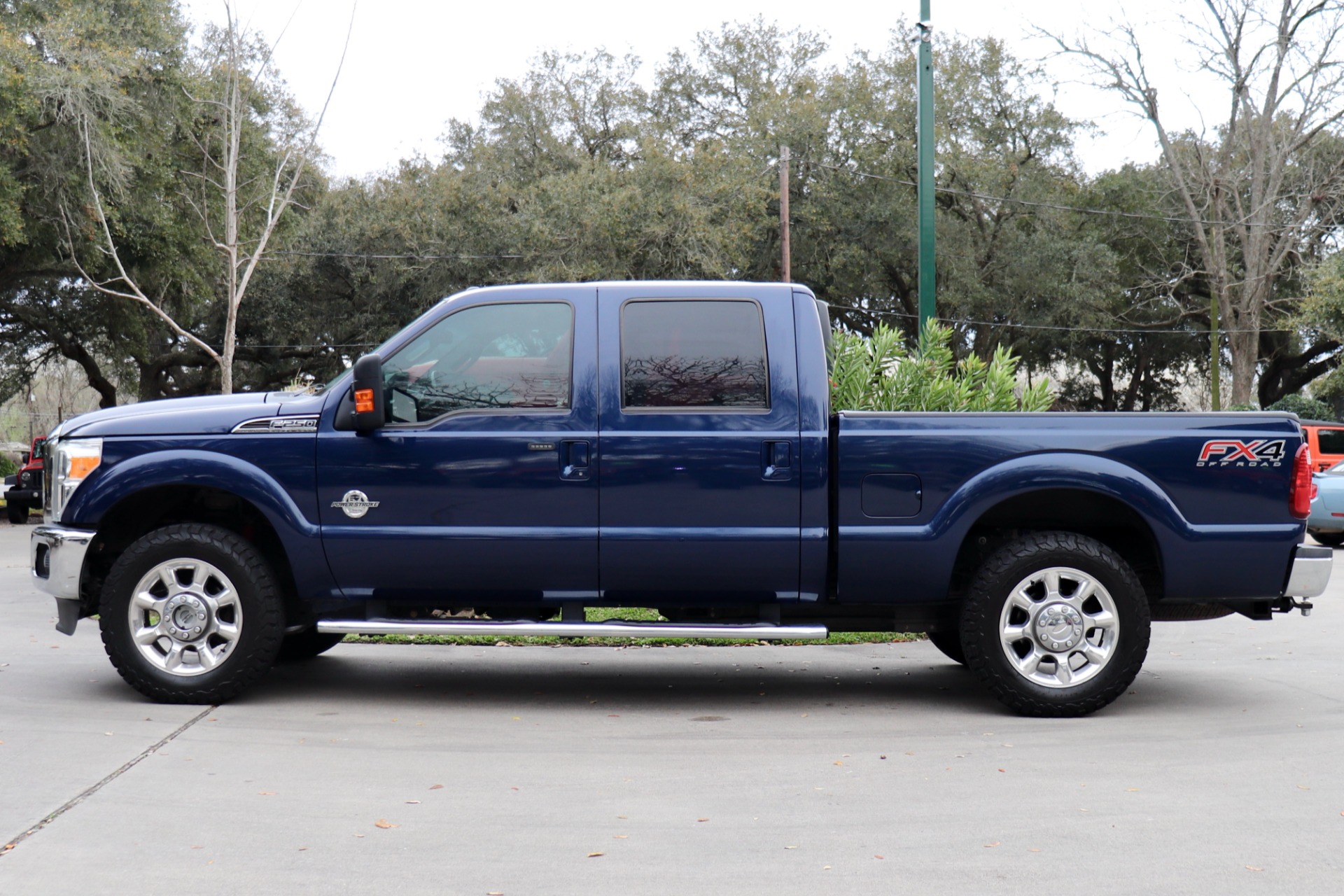 Used-2012-Ford-F-250-Super-Duty-Lariat