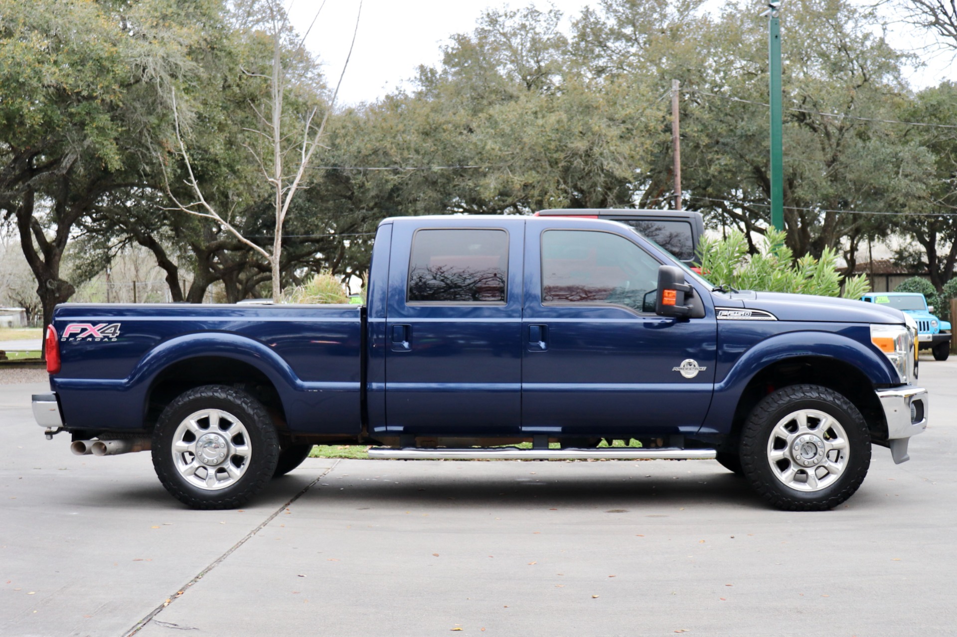 Used-2012-Ford-F-250-Super-Duty-Lariat