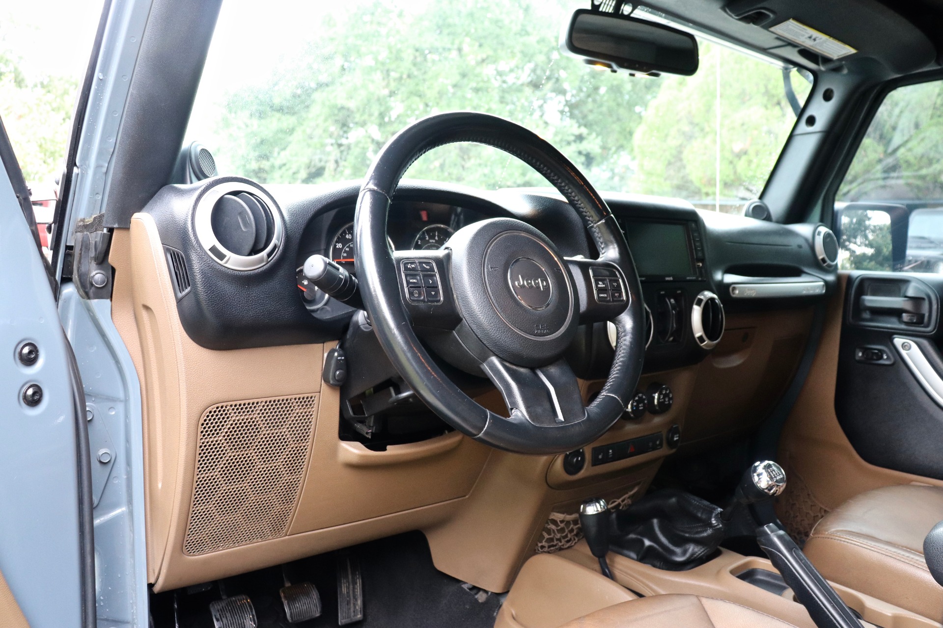 Used-2014-Jeep-Wrangler-Unlimited-Sahara