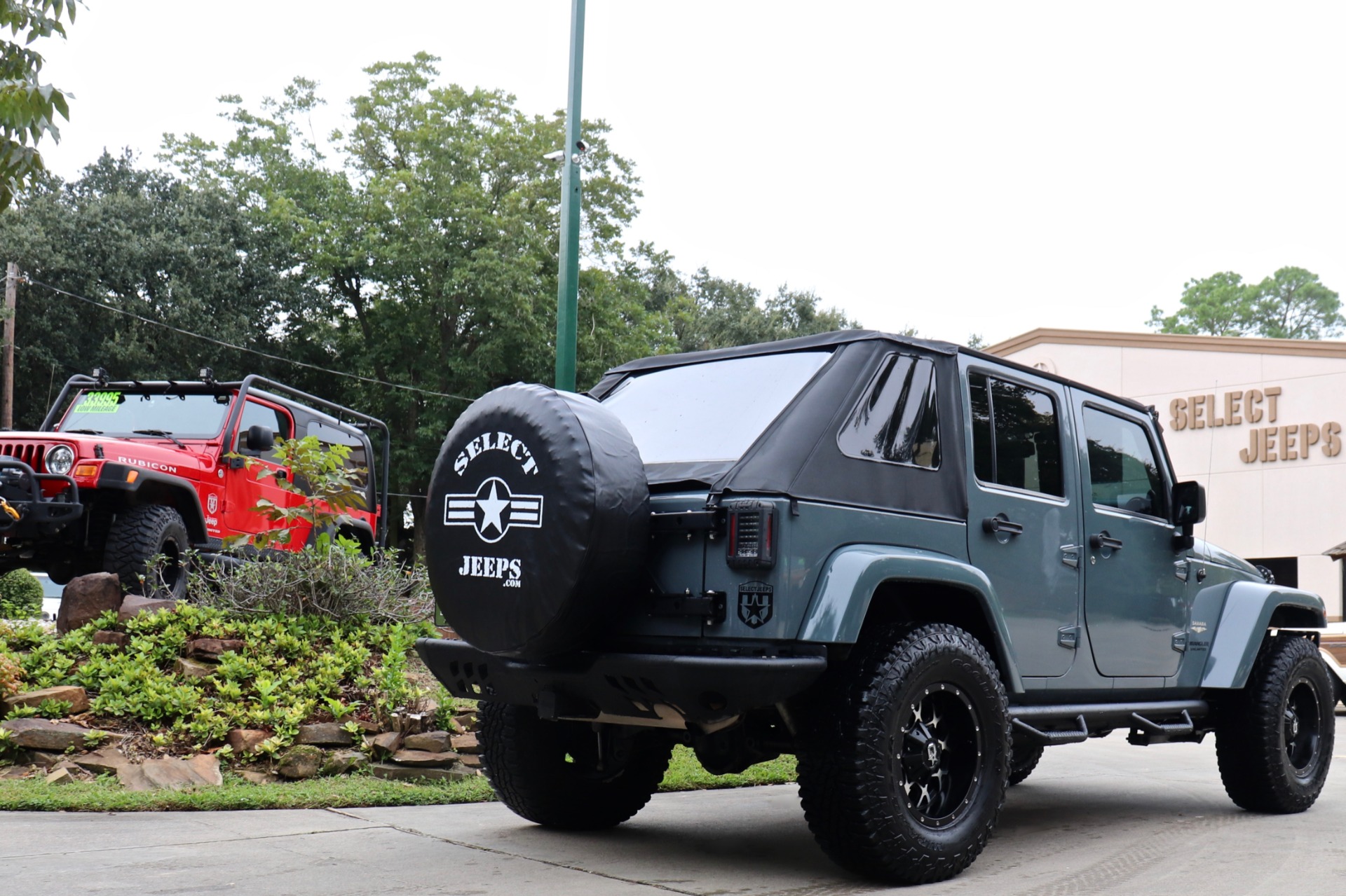 Used-2014-Jeep-Wrangler-Unlimited-Sahara