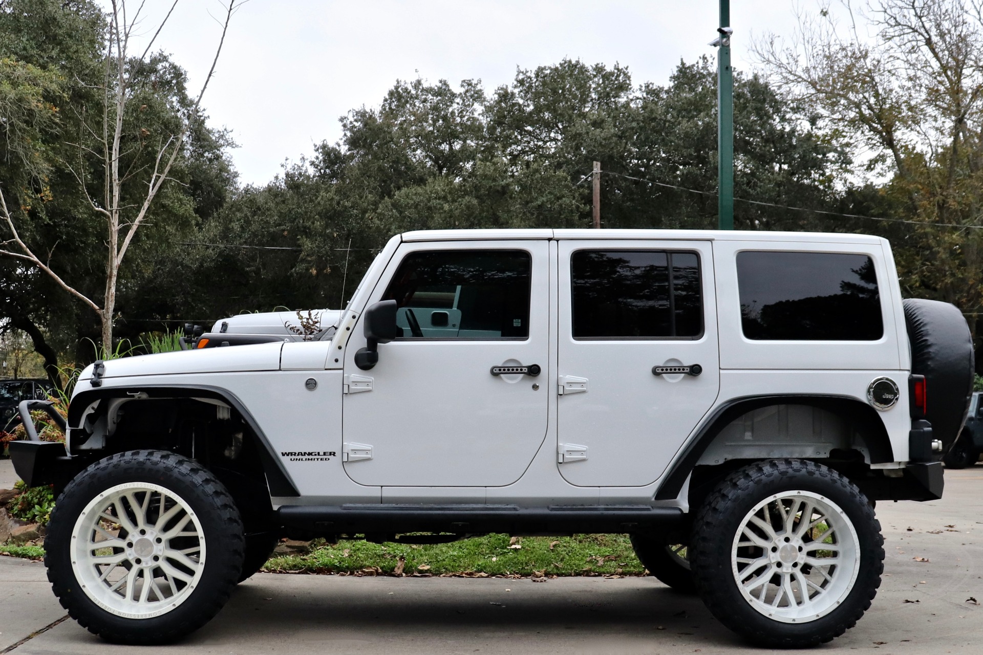 Used-2012-Jeep-Wrangler-Unlimited-Rubicon