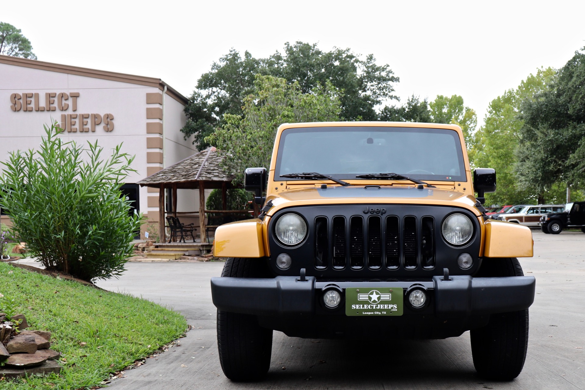 Used-2014-Jeep-Wrangler-Unlimited-Altitude-Edition