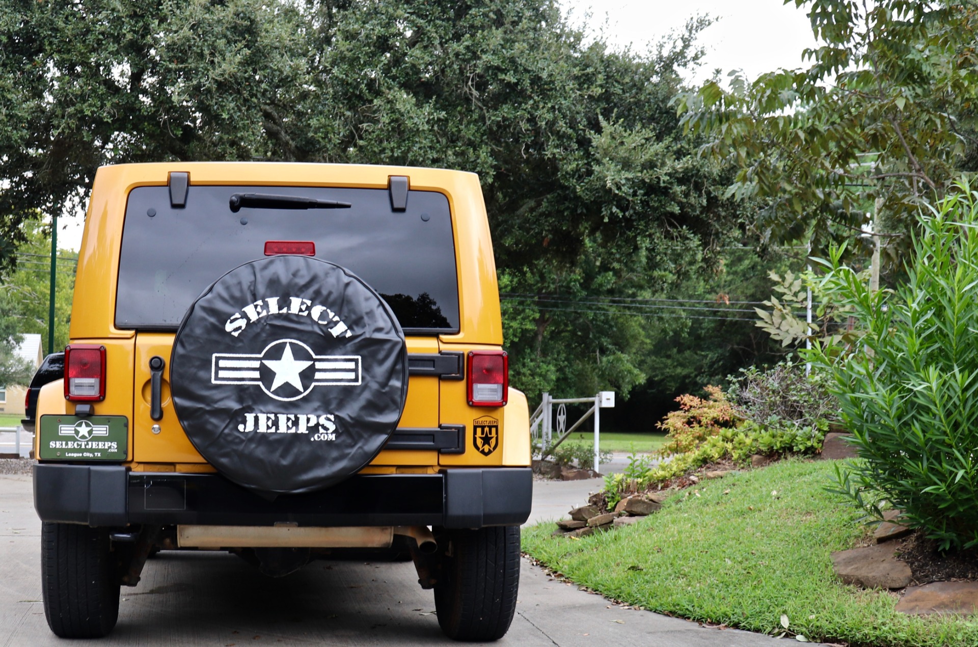 Used-2014-Jeep-Wrangler-Unlimited-Altitude-Edition