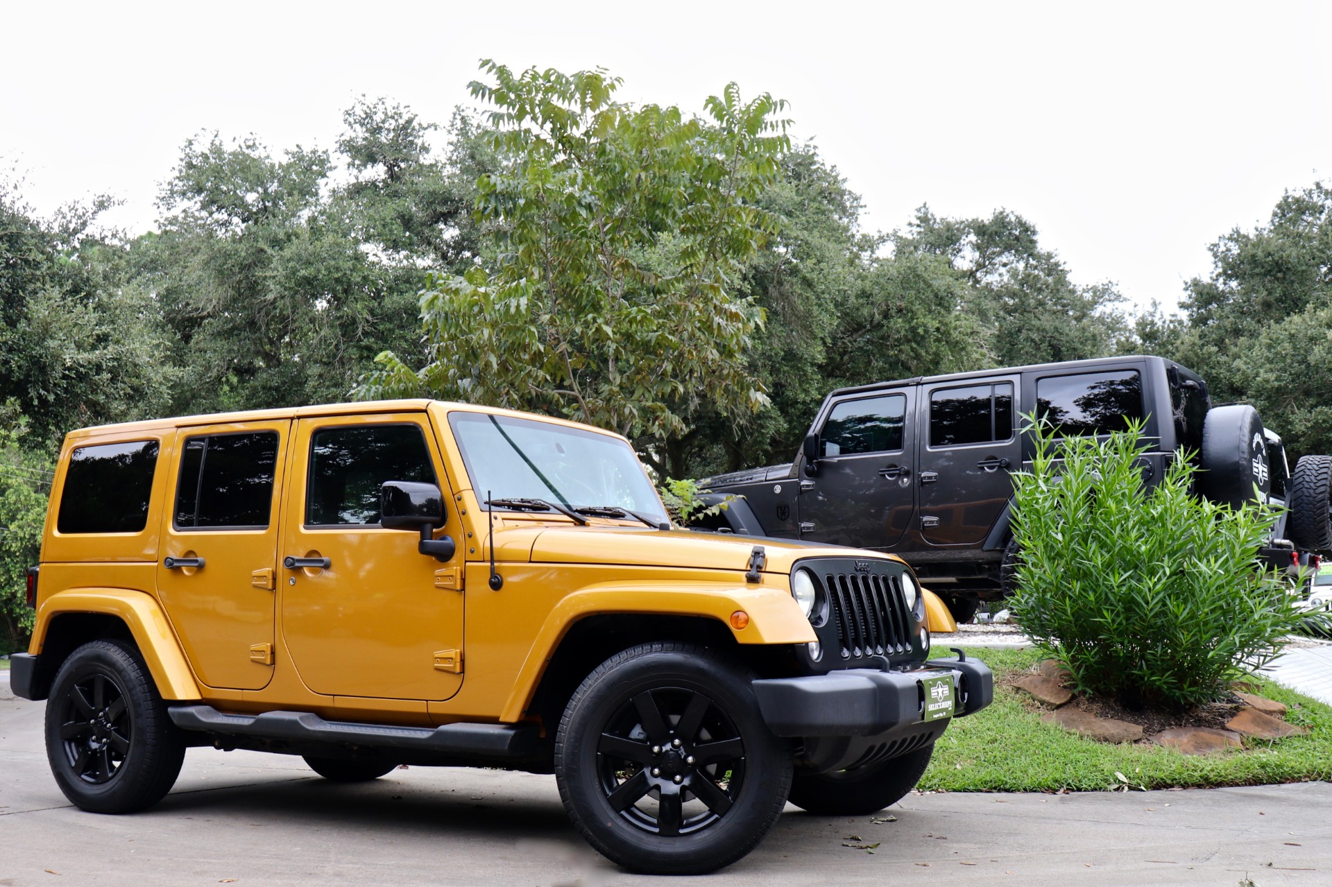 Used-2014-Jeep-Wrangler-Unlimited-Altitude-Edition