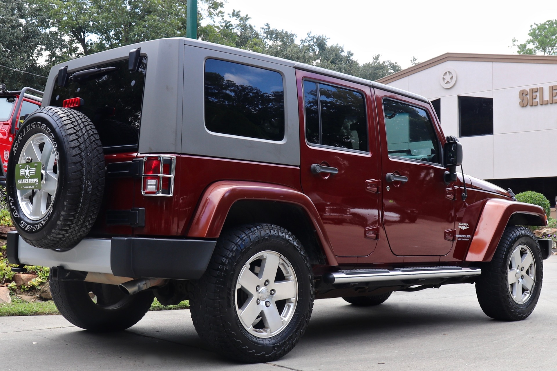 Used-2010-Jeep-Wrangler-Unlimited-Sahara