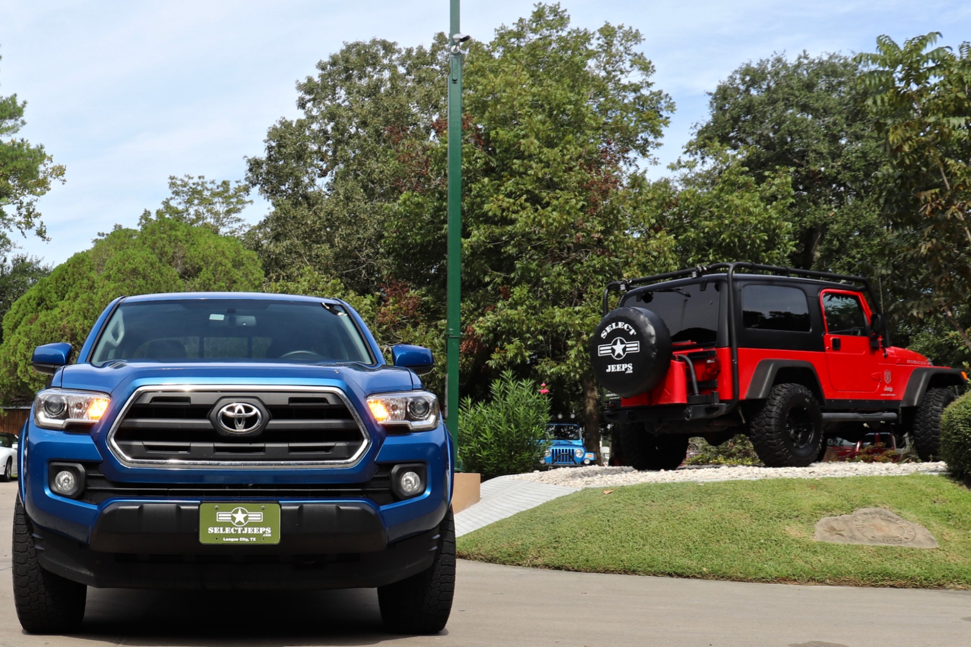 Used-2017-Toyota-Tacoma-SR5-V6