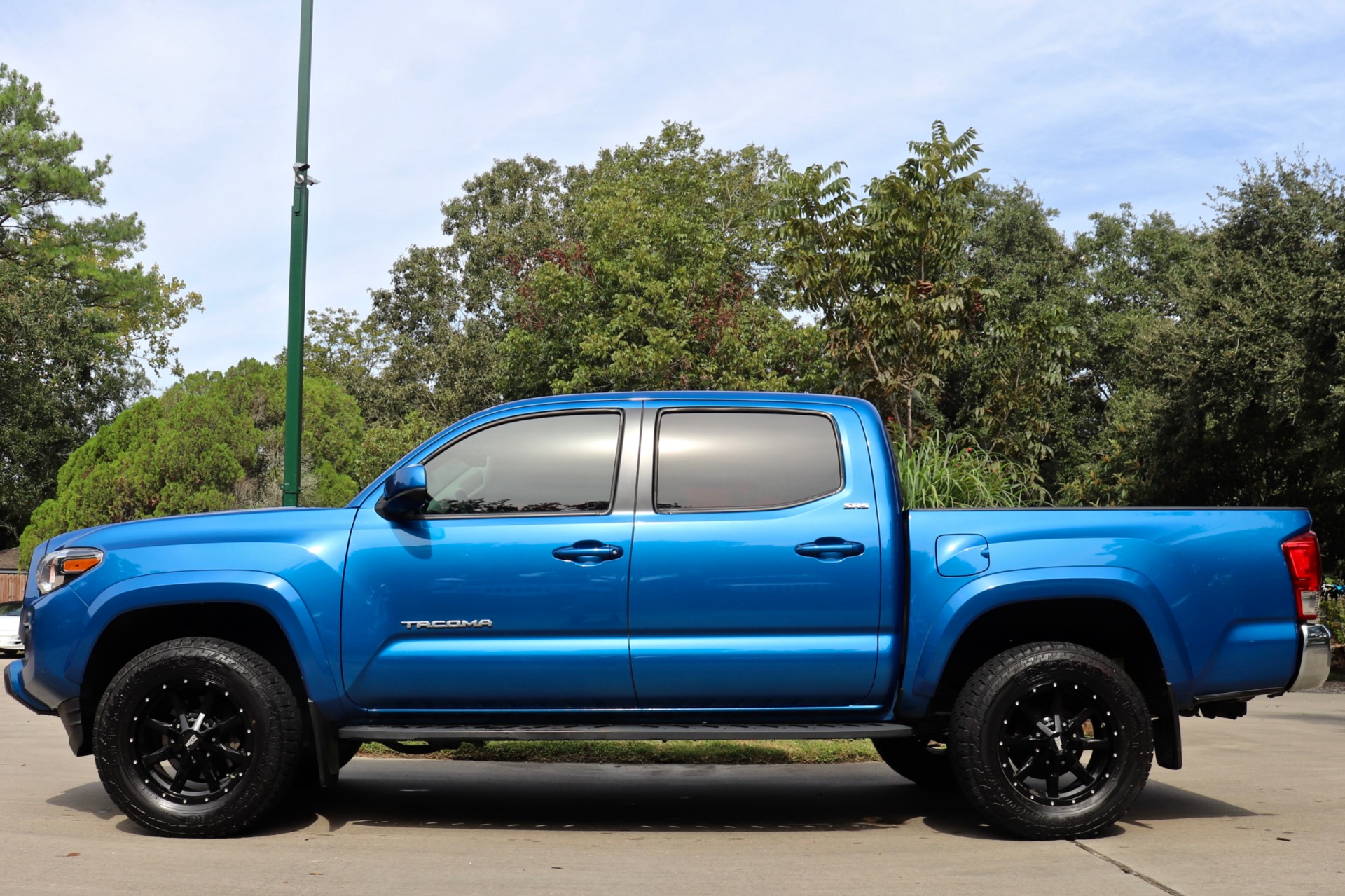 Used-2017-Toyota-Tacoma-SR5-V6