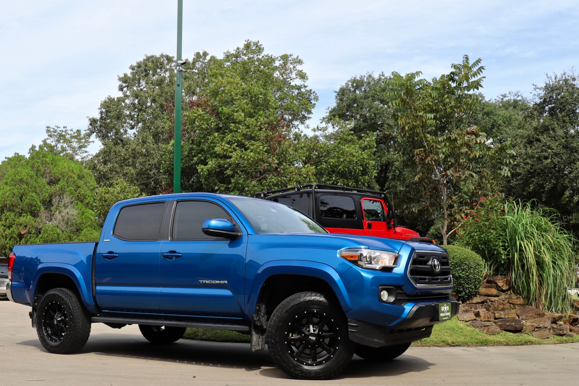 Used-2017-Toyota-Tacoma-SR5-V6