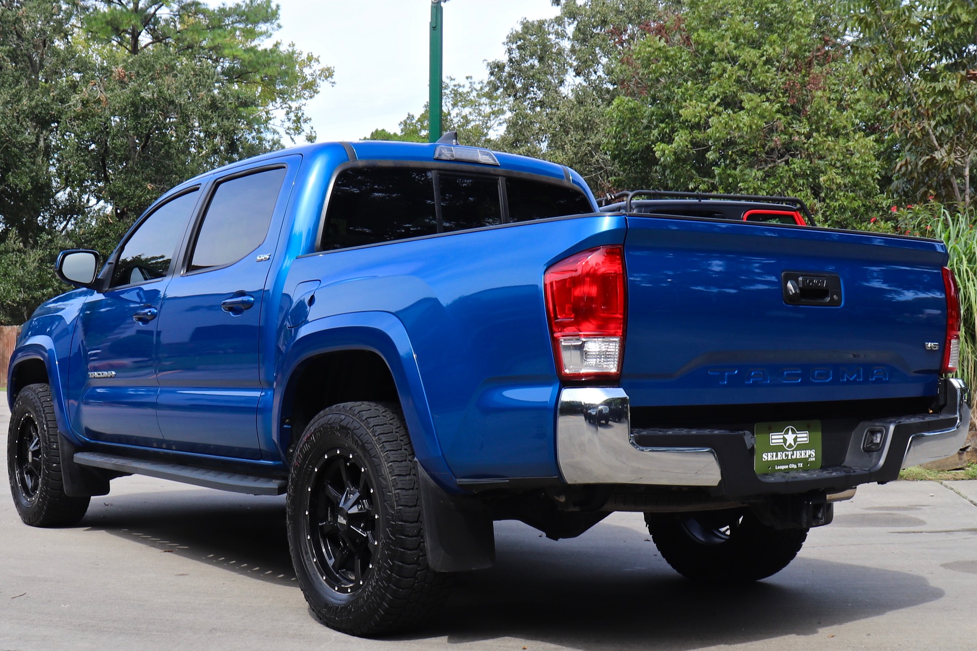 Used-2017-Toyota-Tacoma-SR5-V6