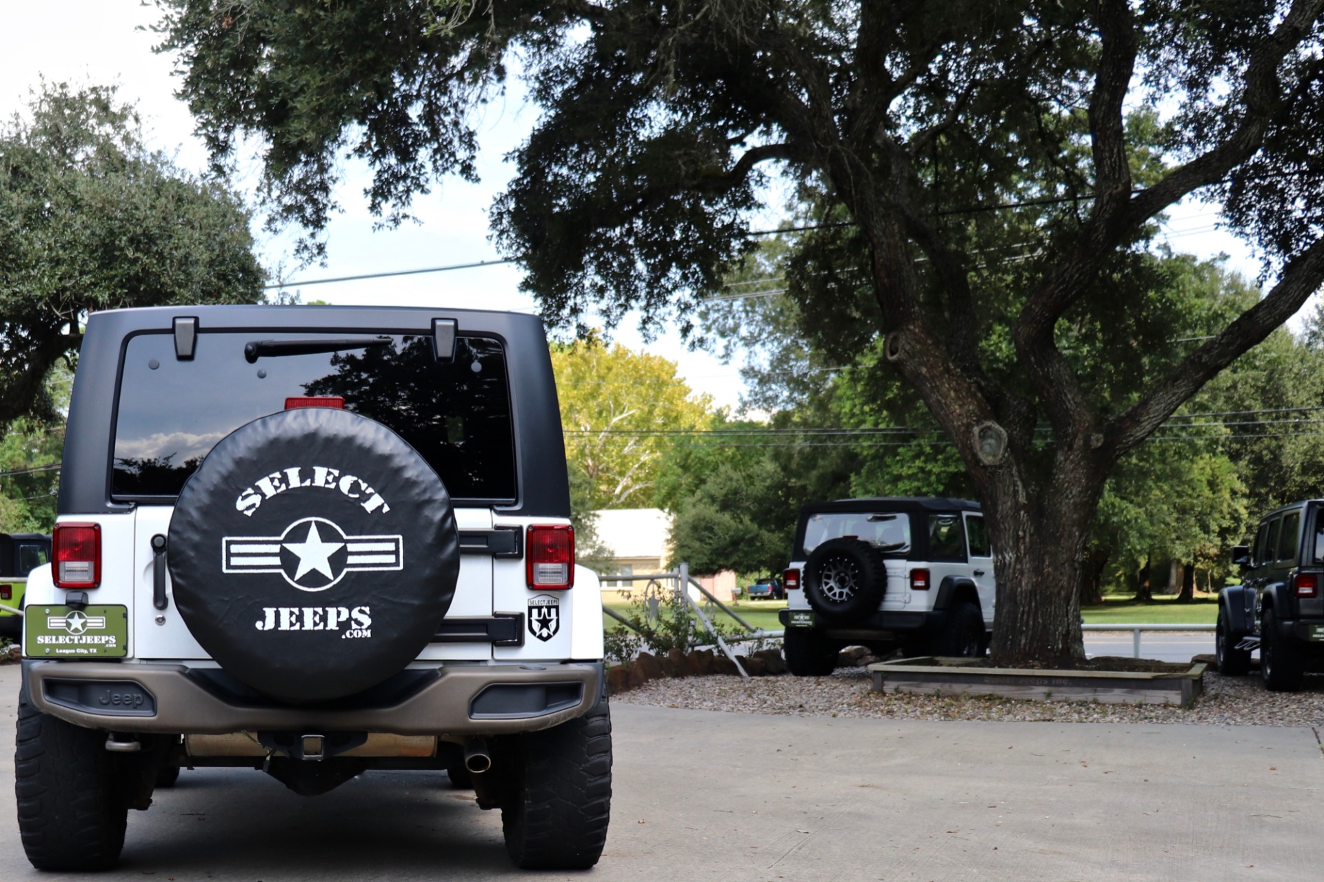 Used-2016-Jeep-Wrangler-Sahara-75th-Anniversary