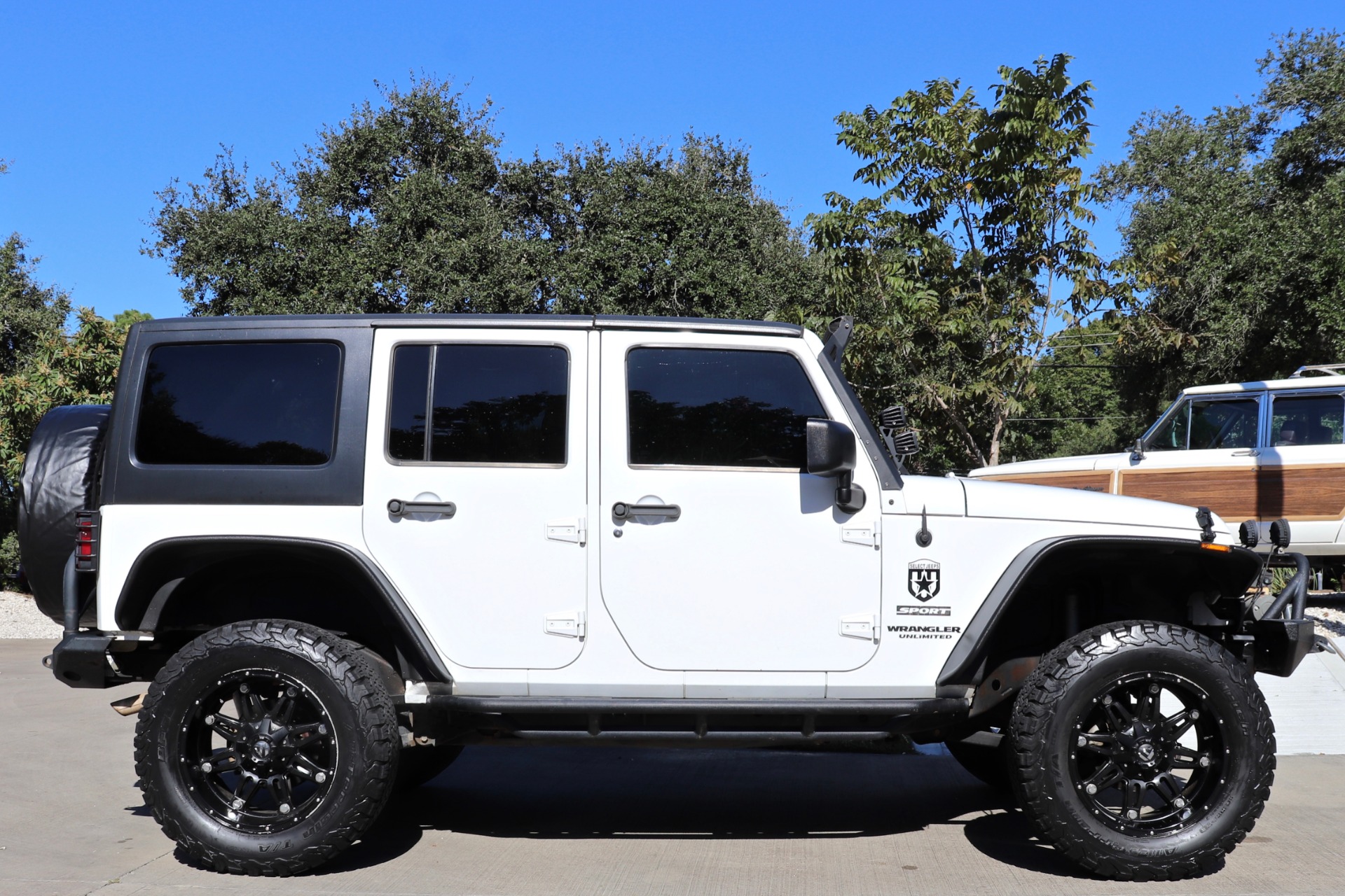 Used-2011-Jeep-Wrangler-Unlimited-Sport