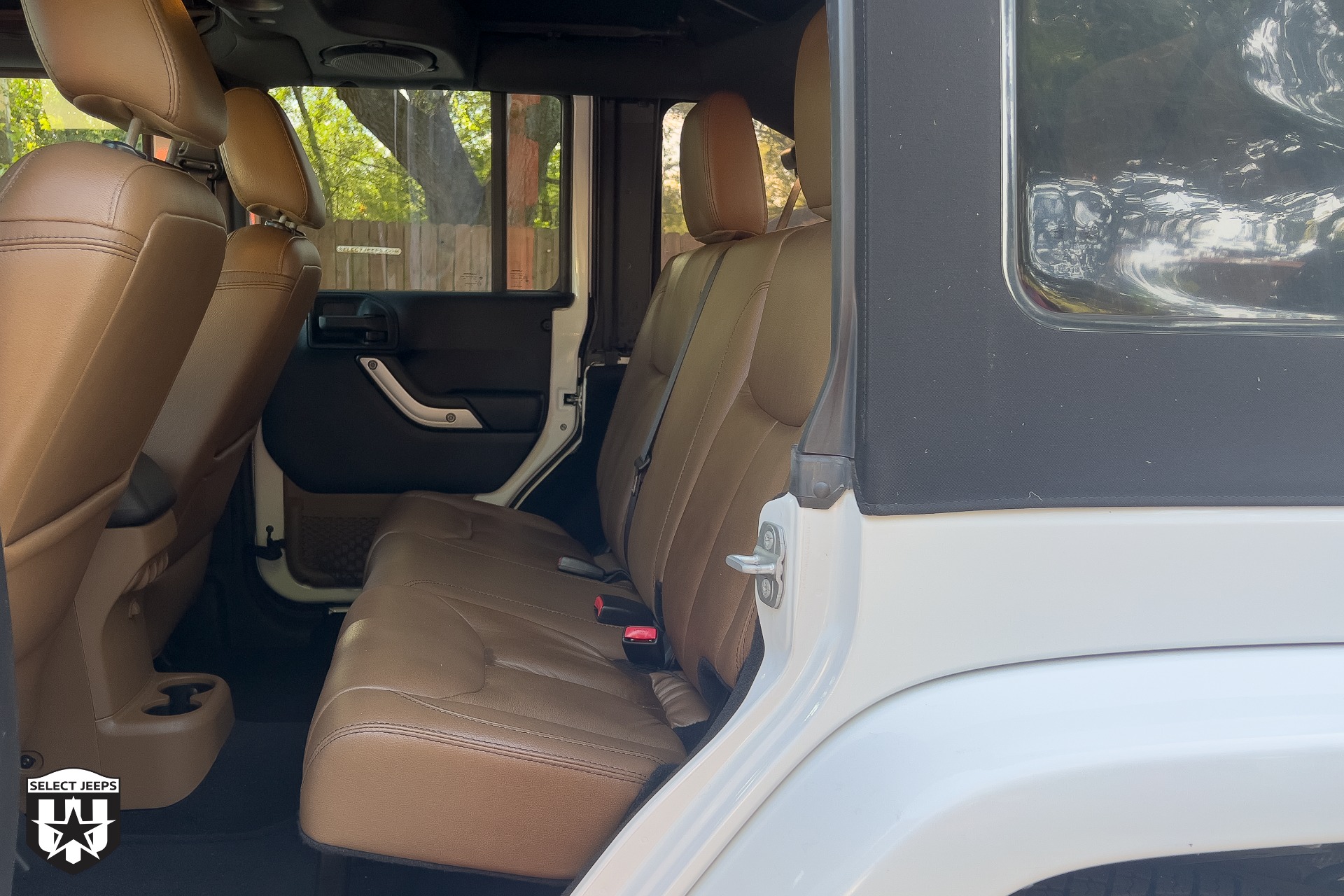 Used-2014-Jeep-Wrangler-Unlimited-Sahara