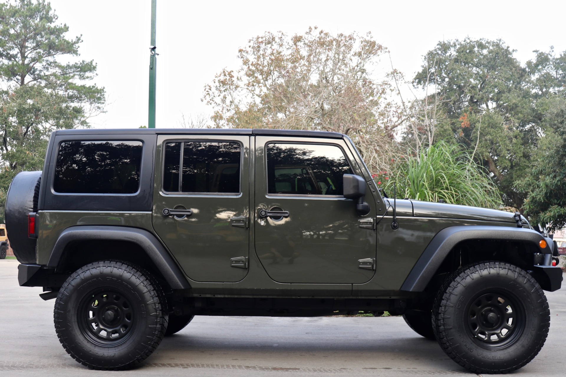 Used-2015-Jeep-Wrangler-Unlimited-Sport