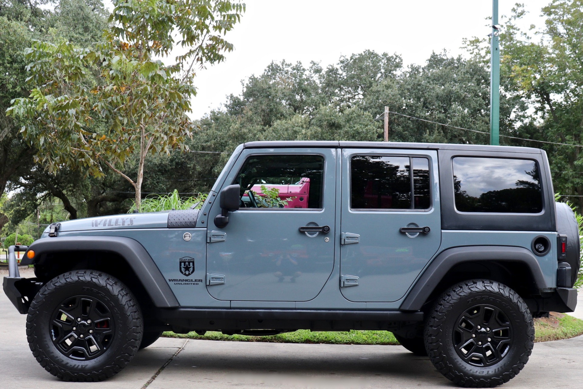 Used-2014-Jeep-Wrangler-Unlimited-Freedom-Edition