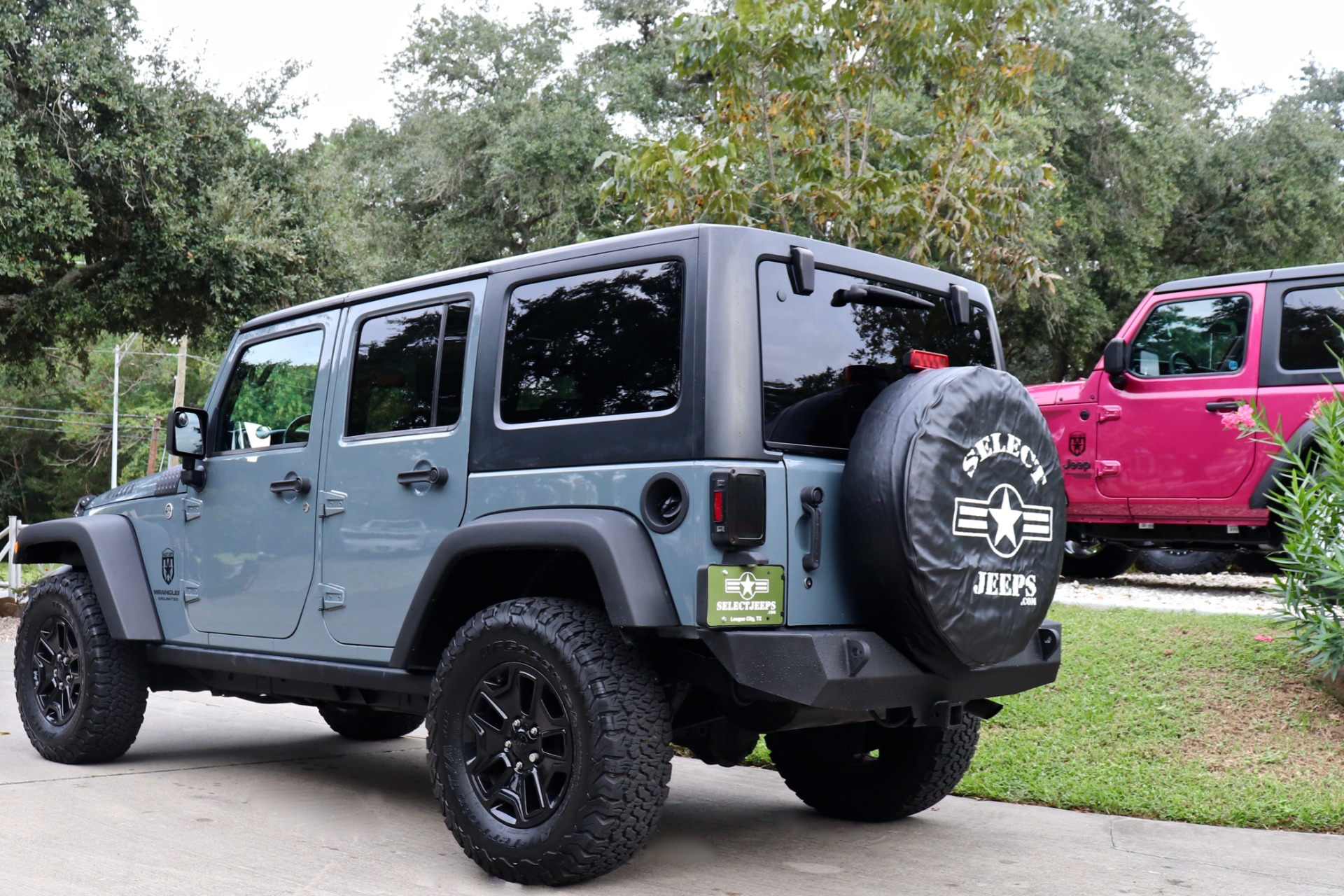 Used-2014-Jeep-Wrangler-Unlimited-Freedom-Edition