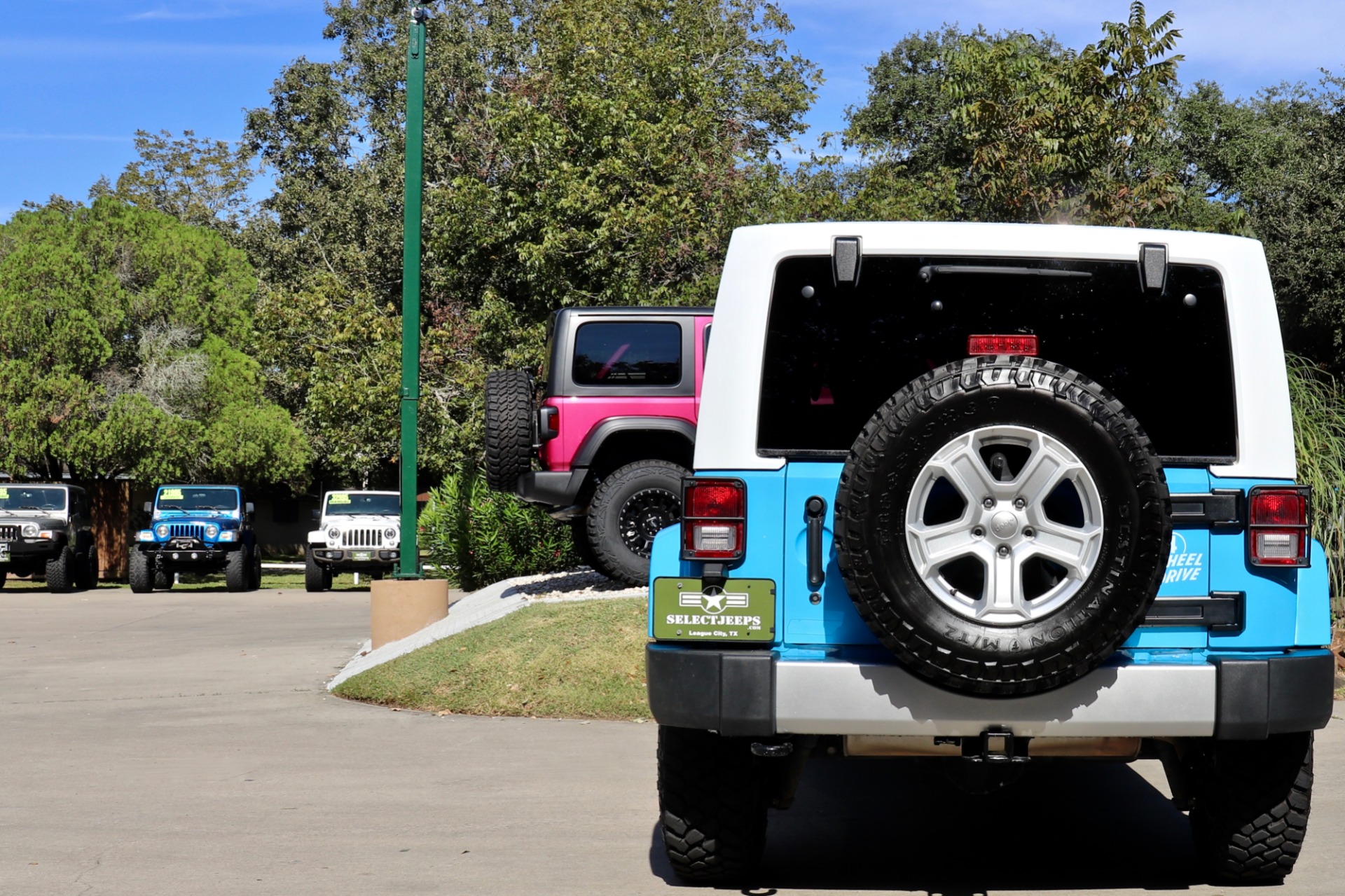 Used-2017-Jeep-Wrangler-Unlimited-Chief-Edition