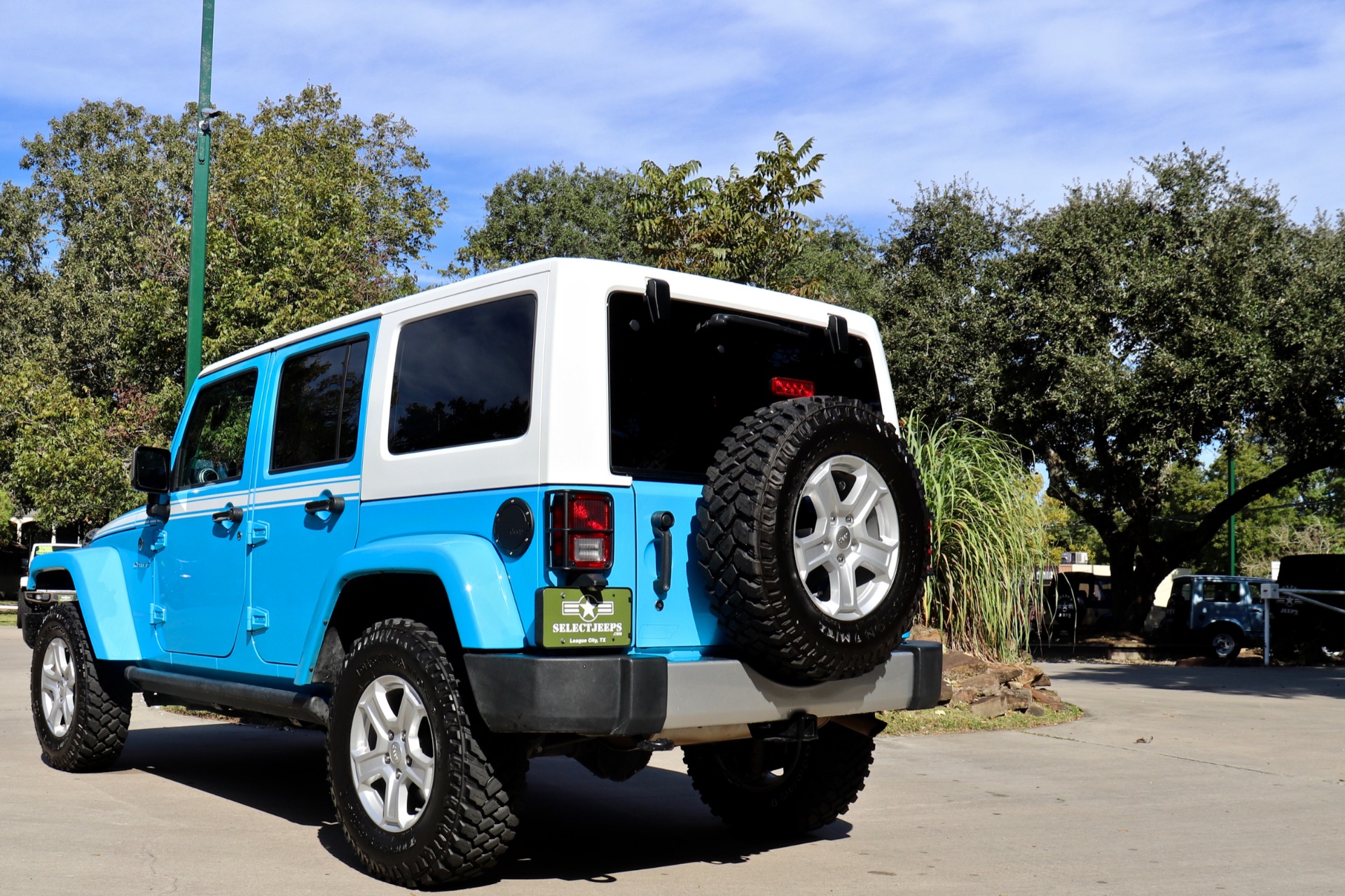 Used-2017-Jeep-Wrangler-Unlimited-Chief-Edition