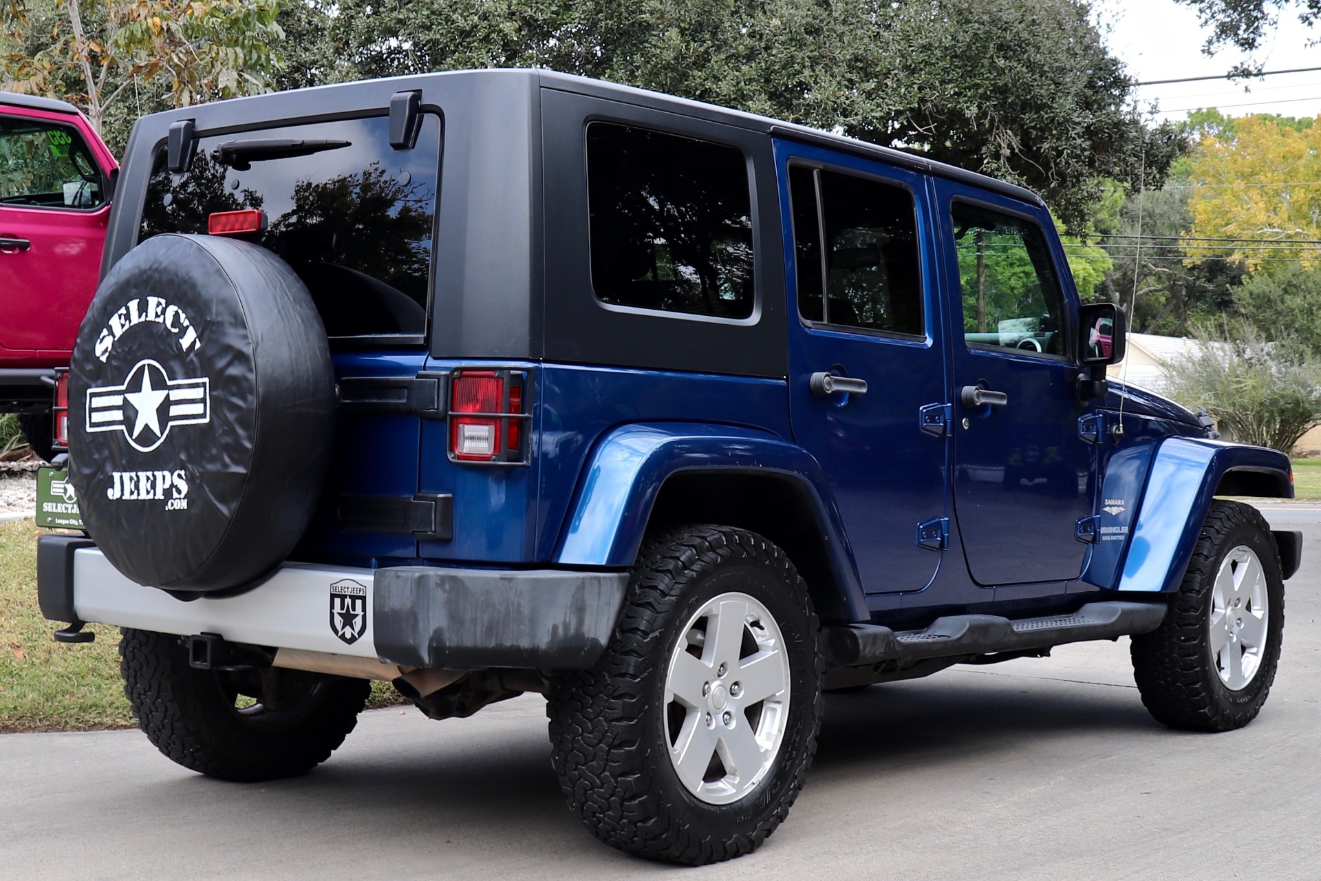 Used-2010-Jeep-Wrangler-Unlimited-Sahara