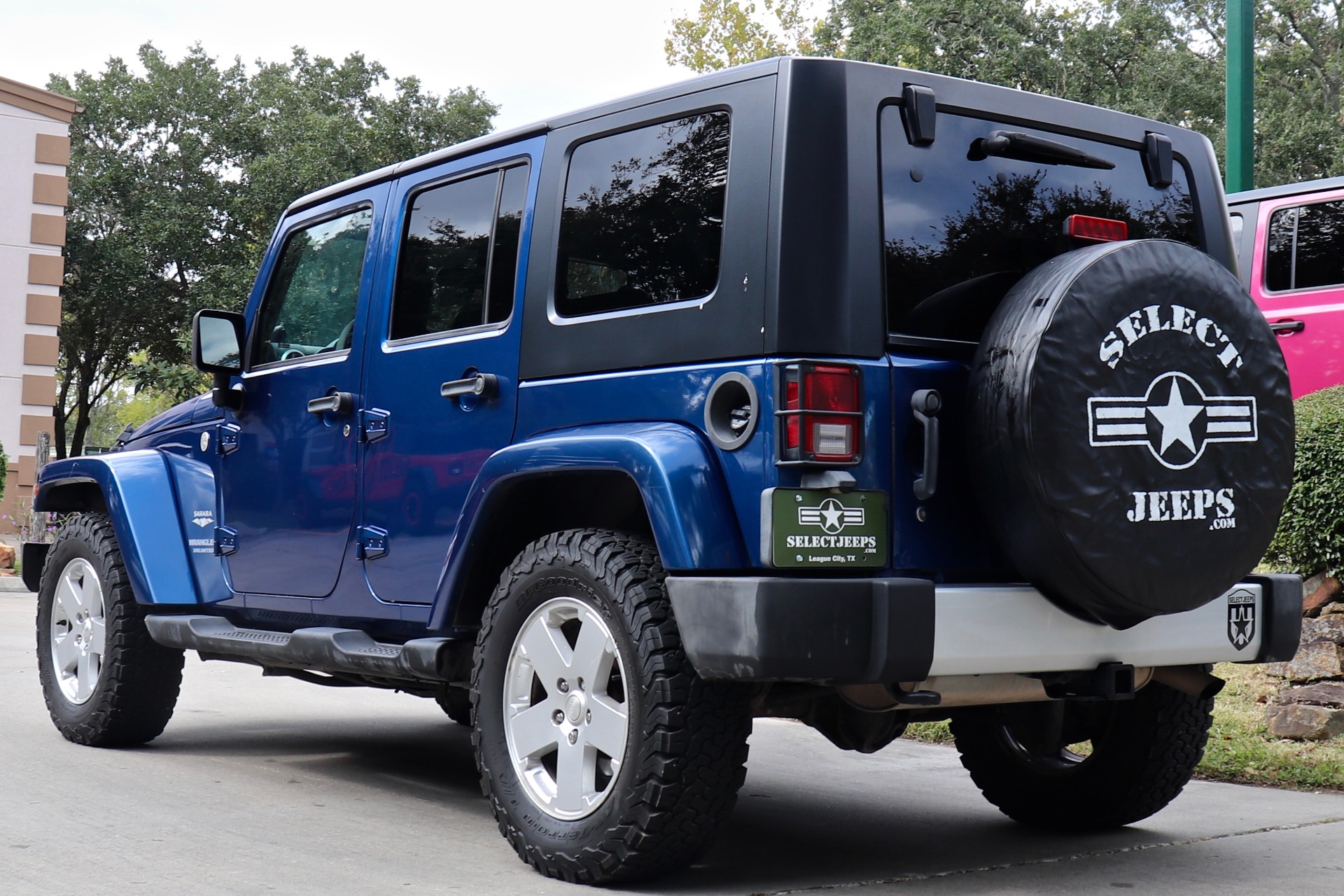 Used-2010-Jeep-Wrangler-Unlimited-Sahara