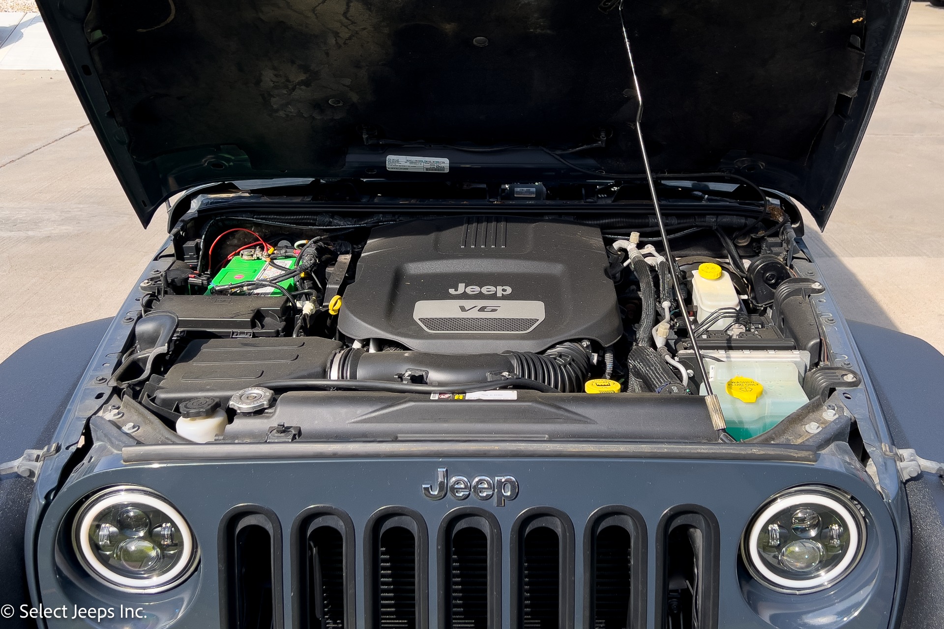 Used-2016-Jeep-Wrangler-Unlimited-Rubicon