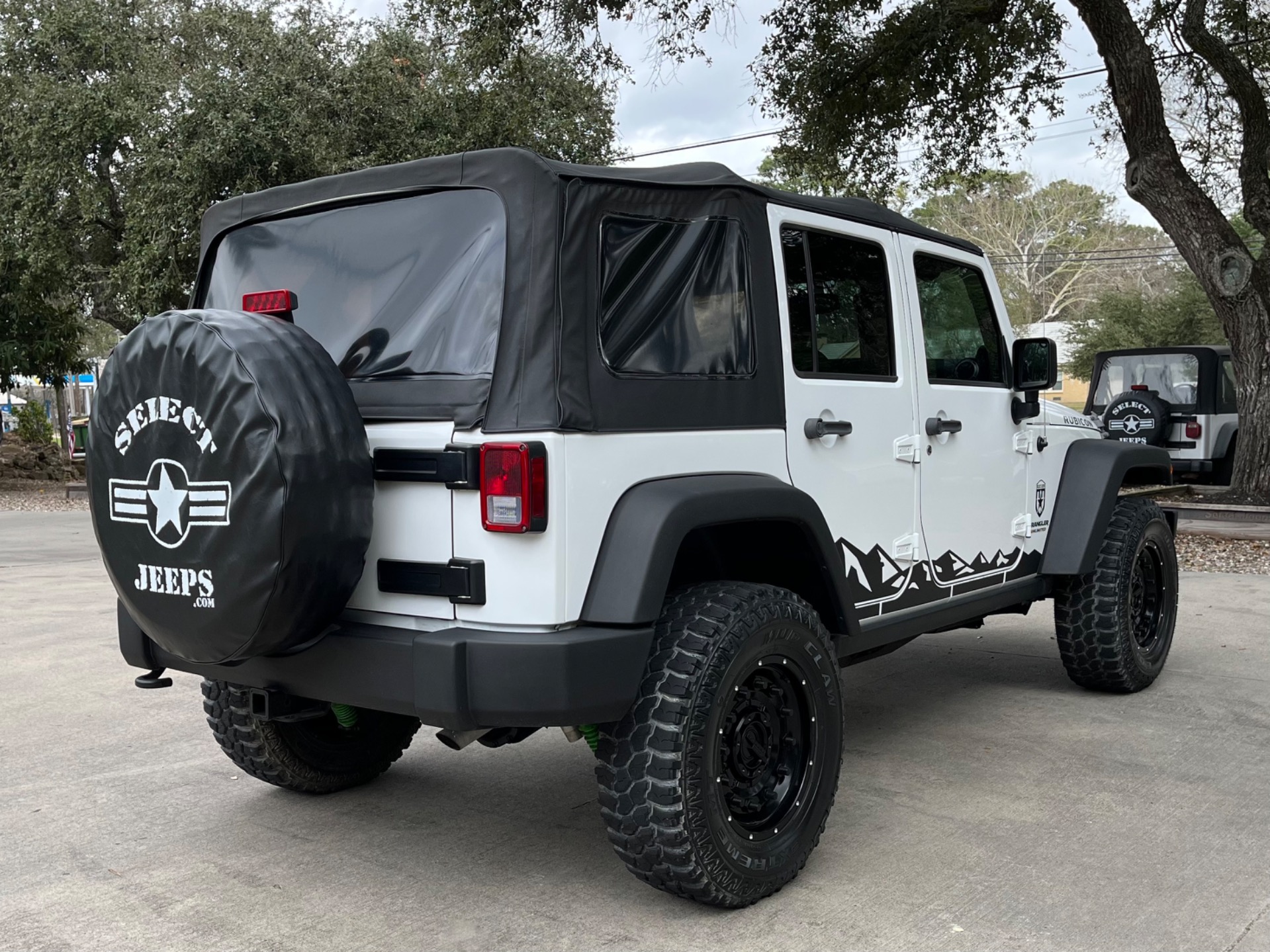 Used-2014-Jeep-Wrangler-Unlimited-Rubicon