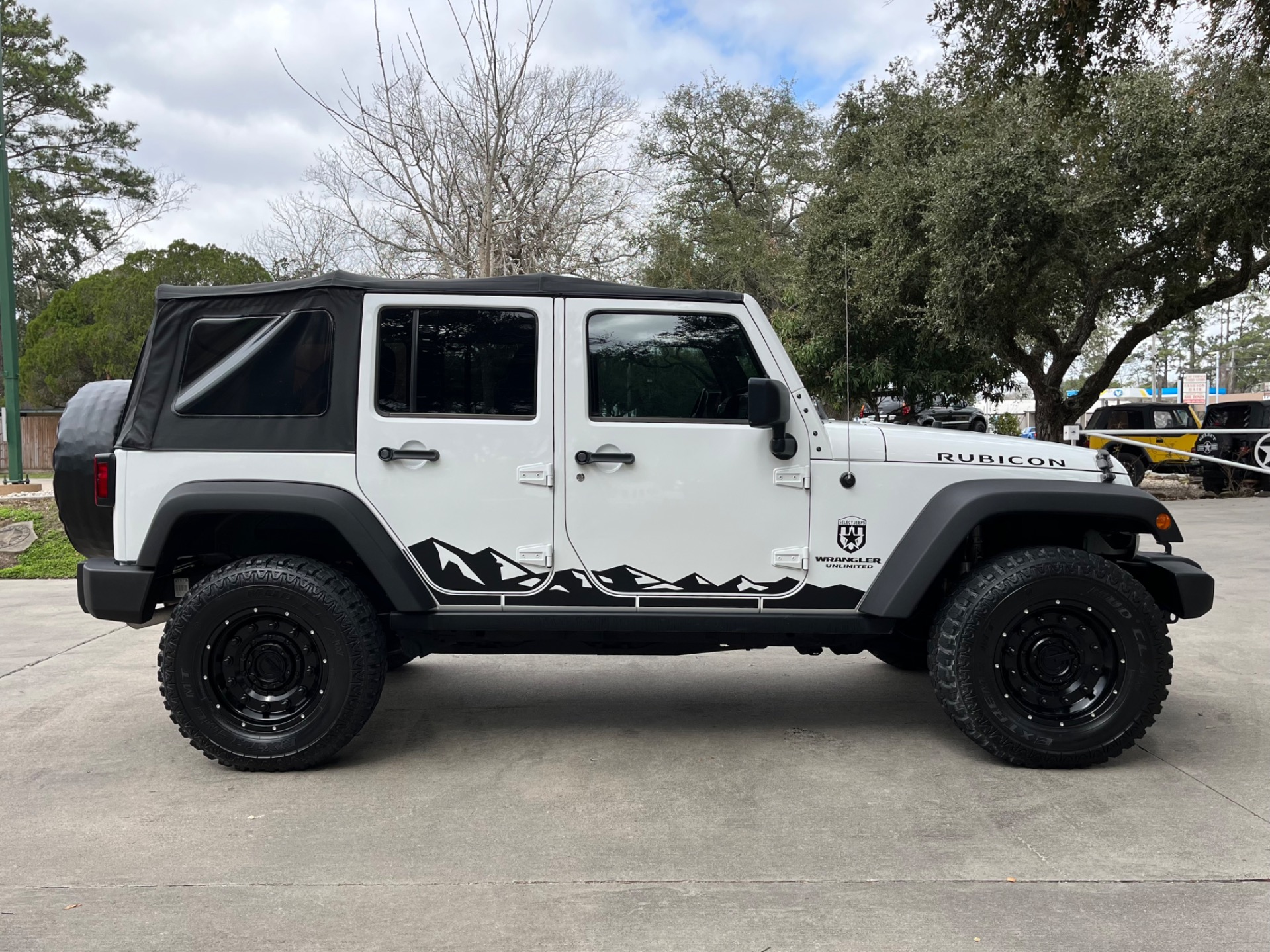 Used-2014-Jeep-Wrangler-Unlimited-Rubicon