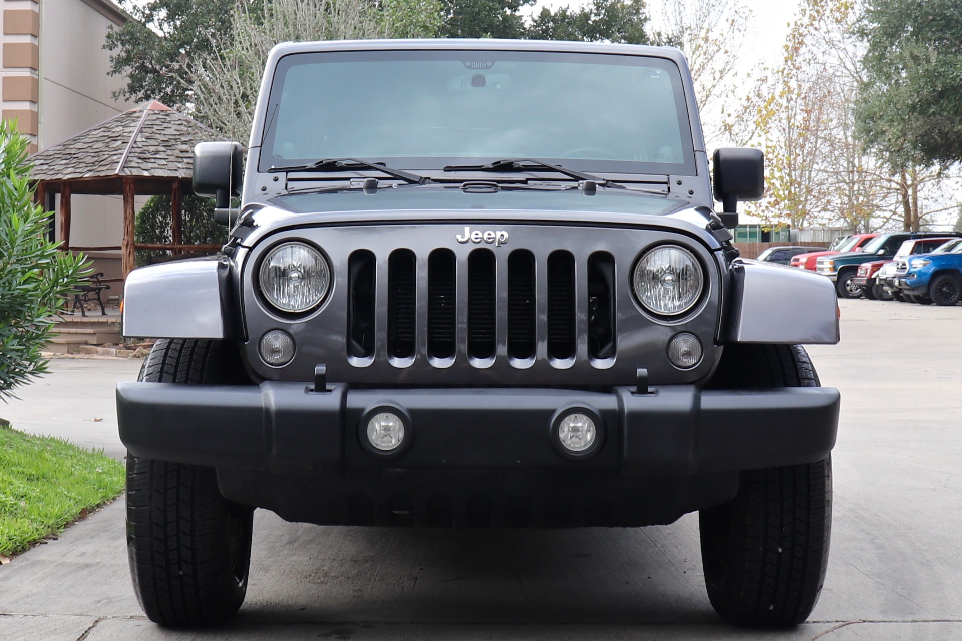 Used-2014-Jeep-Wrangler-Unlimited-Sahara