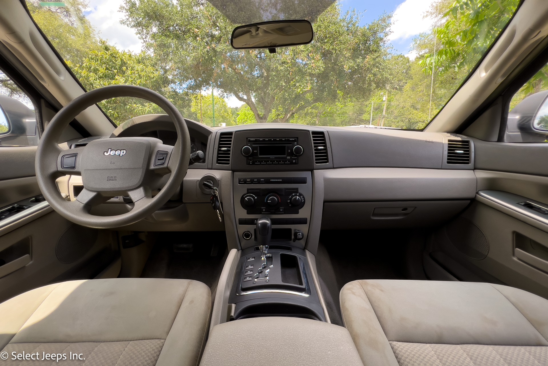 Used-2006-Jeep-Grand-Cherokee-Laredo