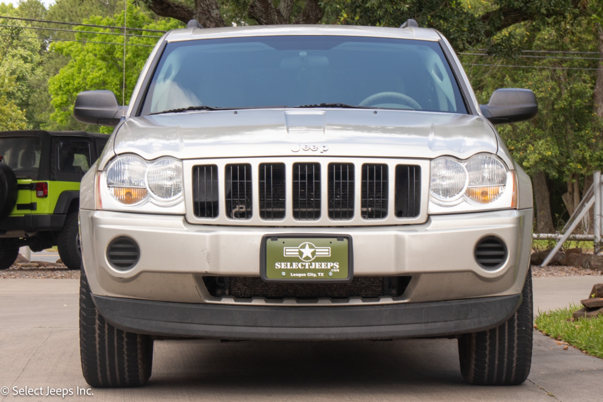 Used-2006-Jeep-Grand-Cherokee-Laredo