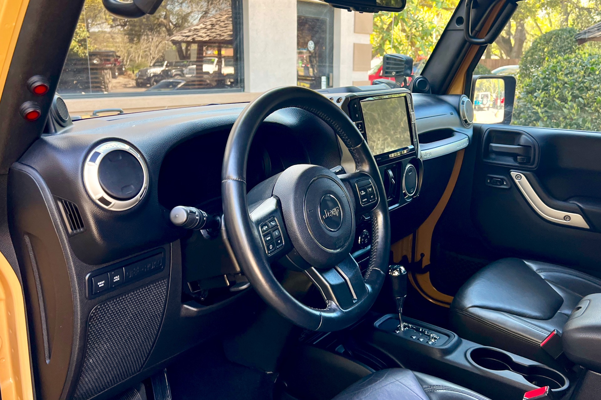 Used-2014-Jeep-Wrangler-Unlimited-Rubicon