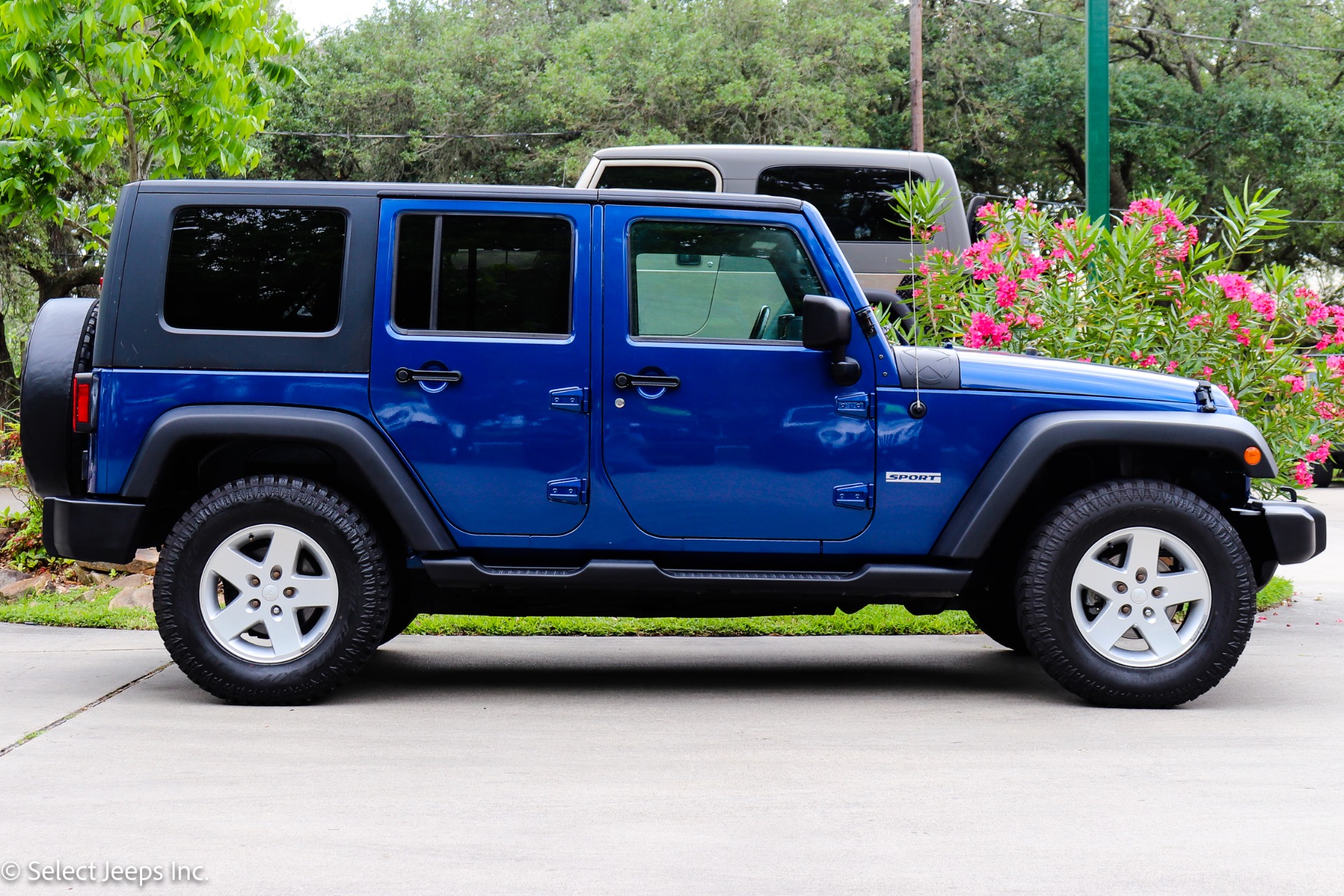 Used-2010-Jeep-Wrangler-Unlimited-Sport