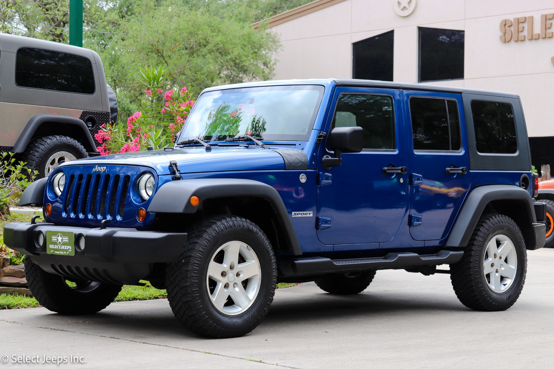 Used-2010-Jeep-Wrangler-Unlimited-Sport