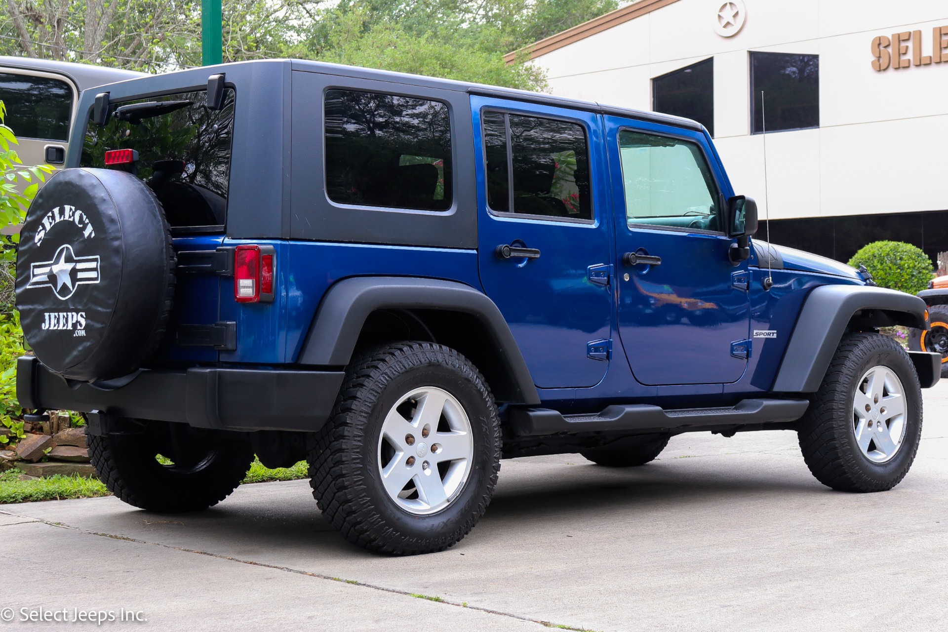 Used-2010-Jeep-Wrangler-Unlimited-Sport