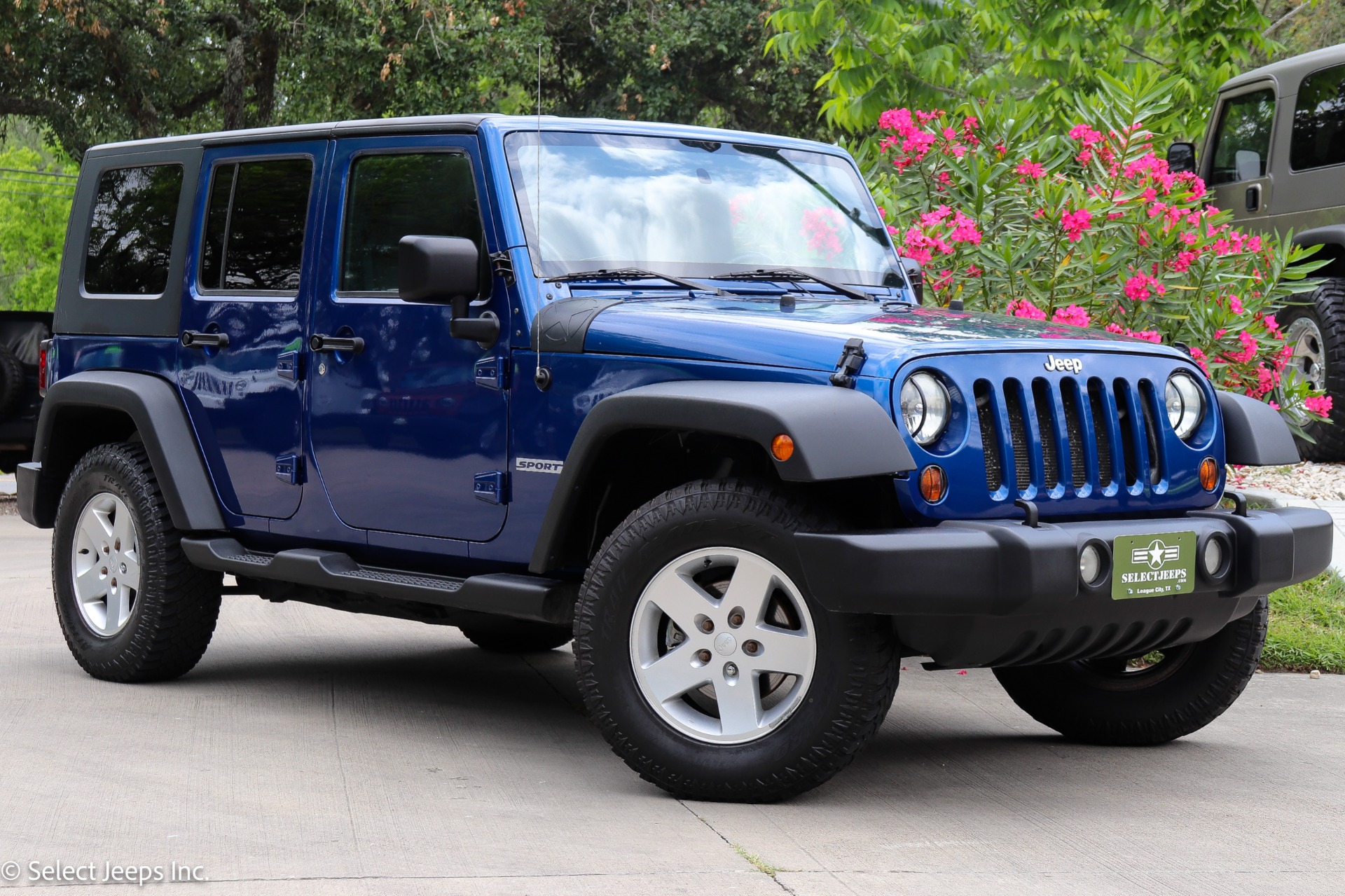 Used-2010-Jeep-Wrangler-Unlimited-Sport