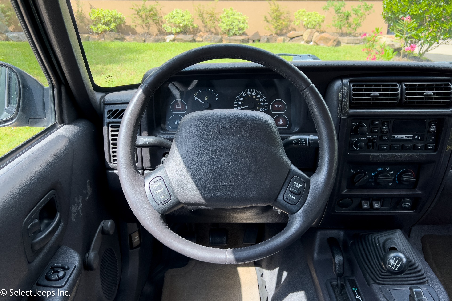 Used-2000-Jeep-Cherokee-SE