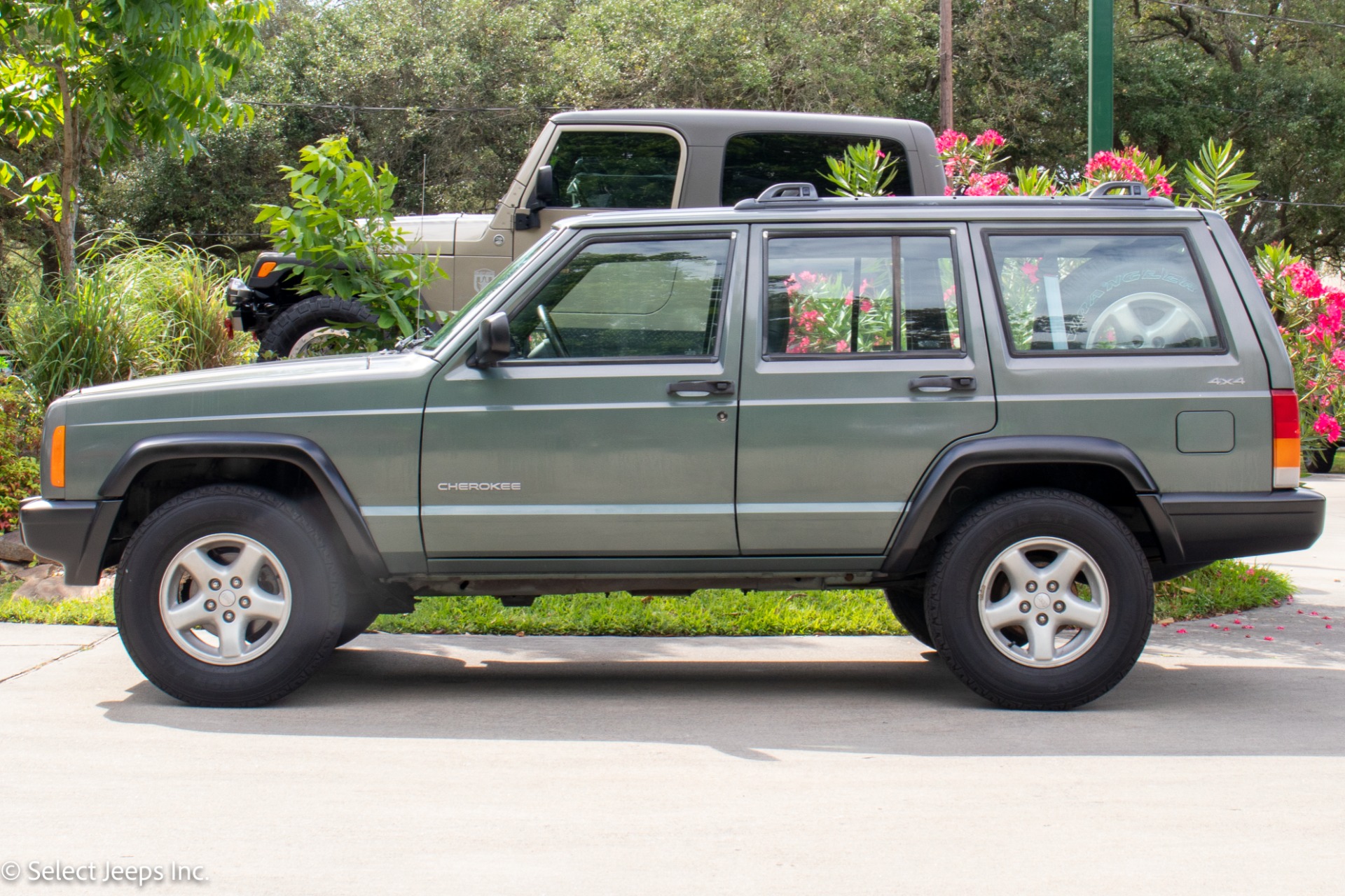 Used-2000-Jeep-Cherokee-SE